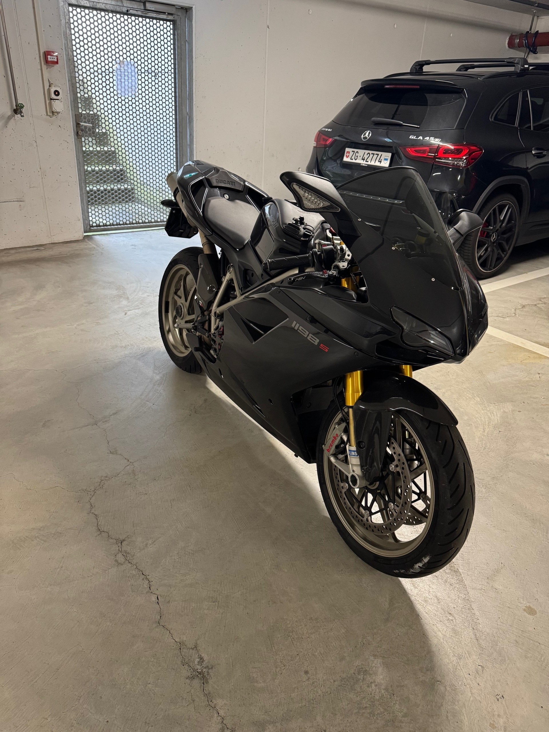DUCATI 1198 S-image-1
