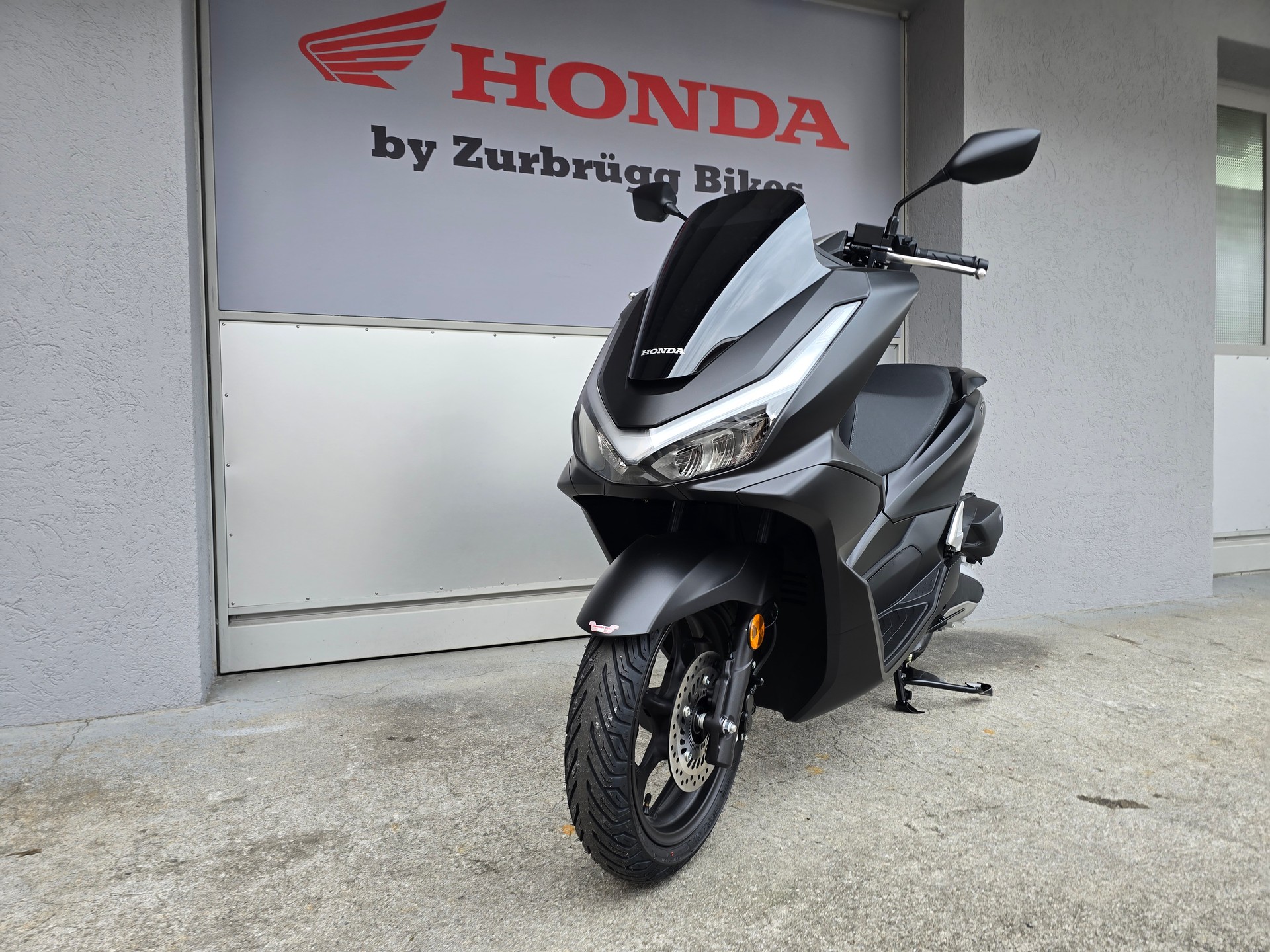 HONDA PCX 125 DX TFT. connectivity-showroom-element-3