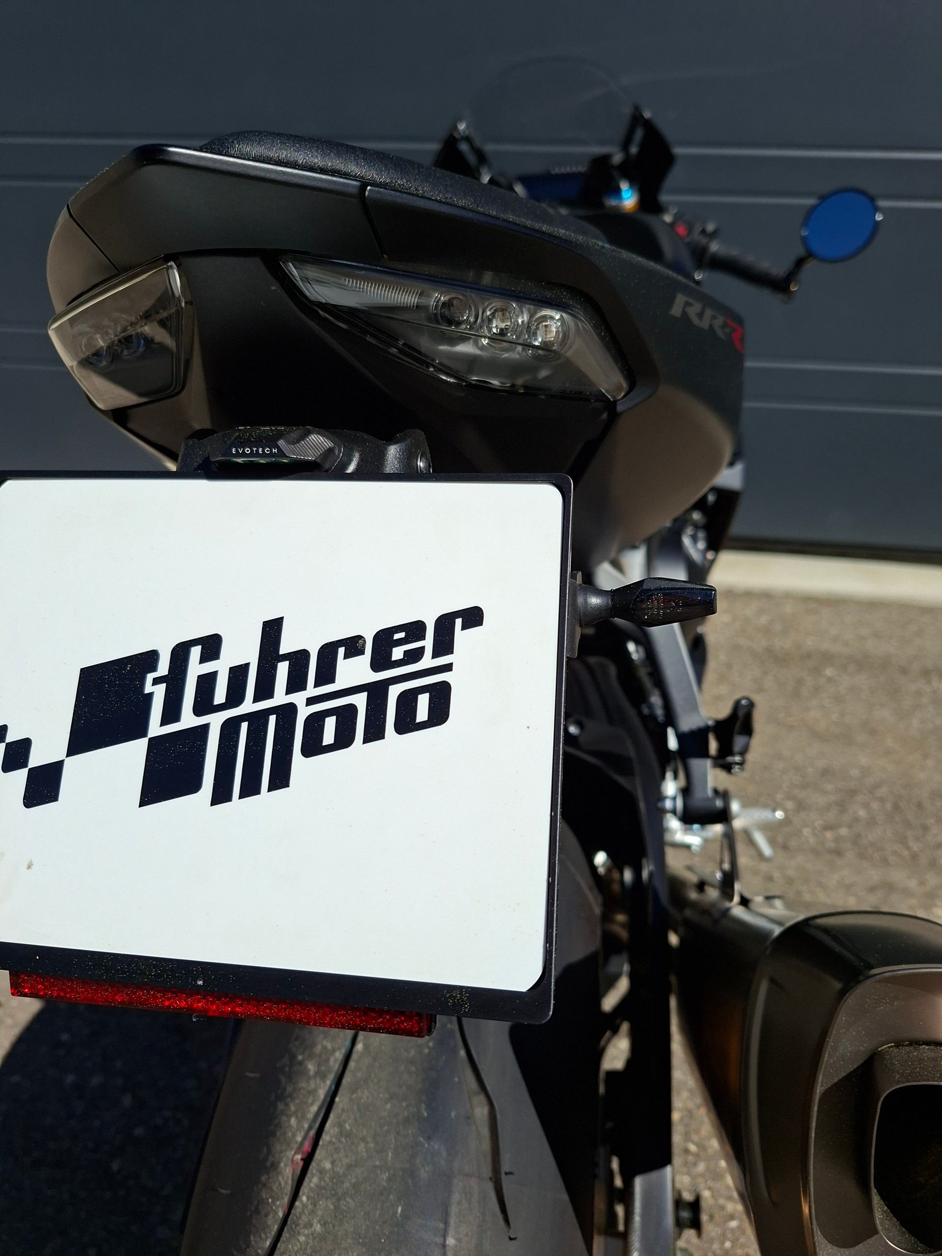 HONDA CBR 1000 RR-R SP "Limited Edition"-showroom-element-3