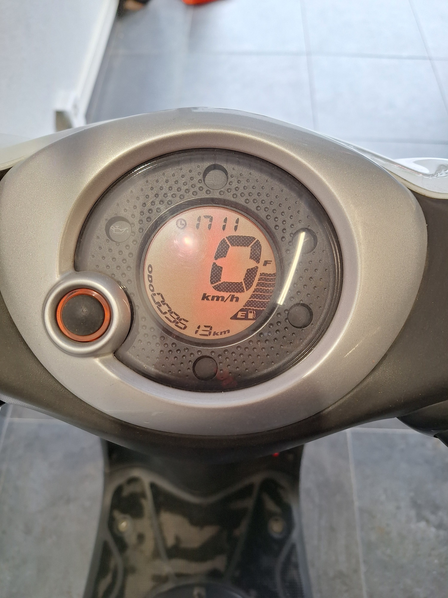 YAMAHA NEO's-showroom-element-1