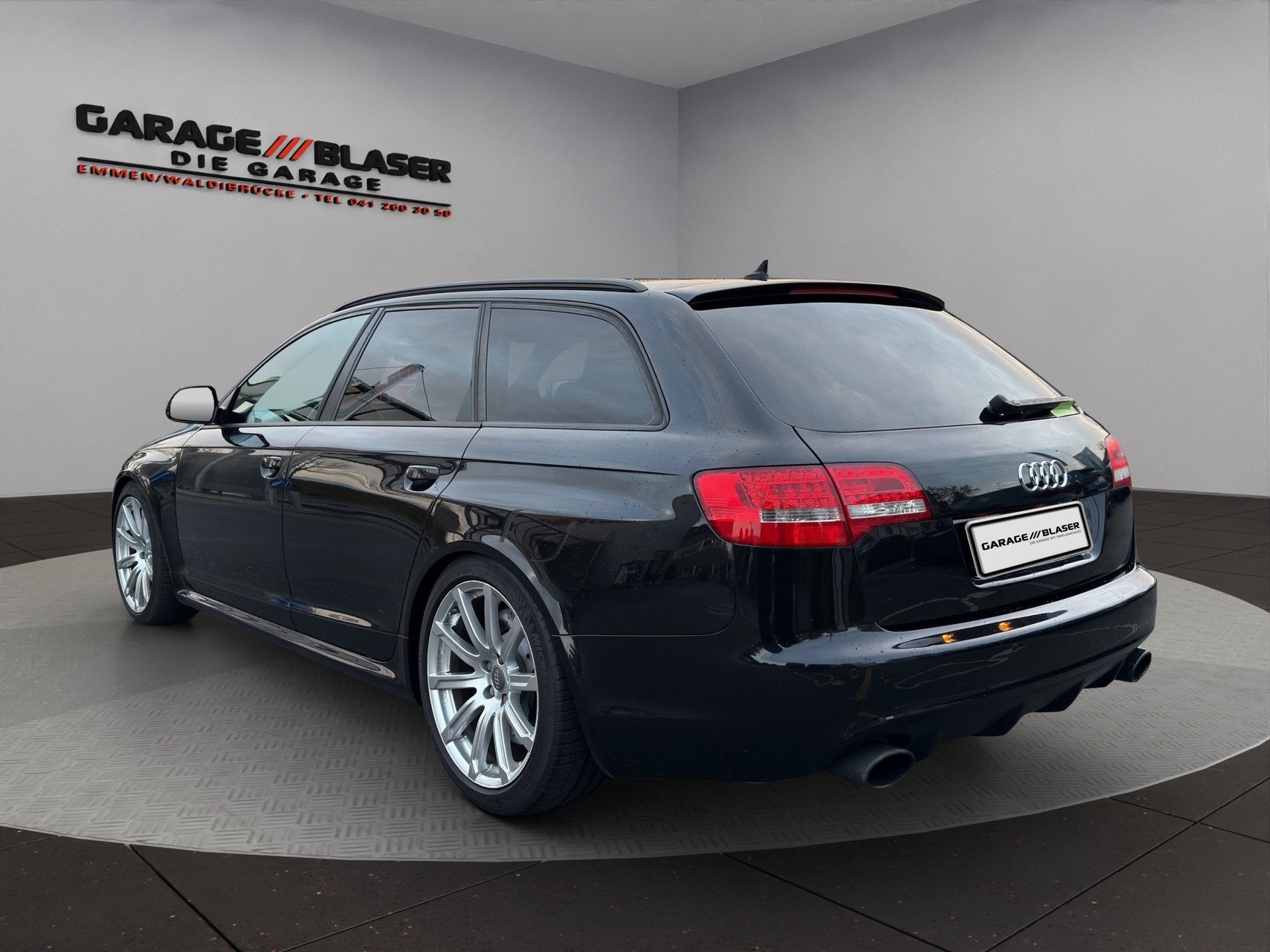 AUDI RS6 Avant 5.0 TFSI V10 quattro tiptronic-image-2