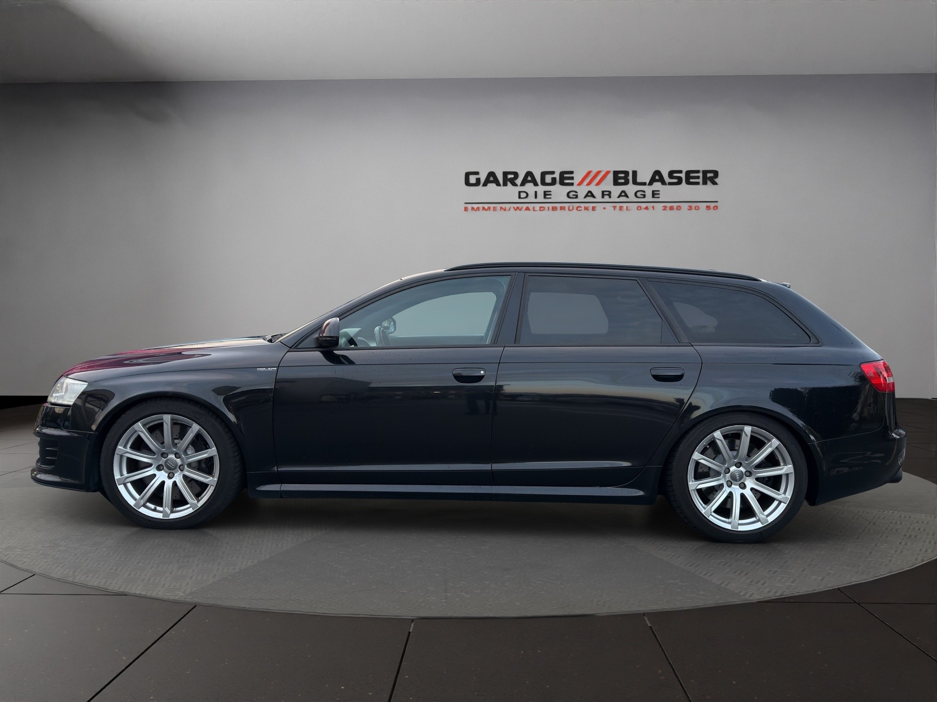 AUDI RS6 Avant 5.0 TFSI V10 quattro tiptronic-image-1