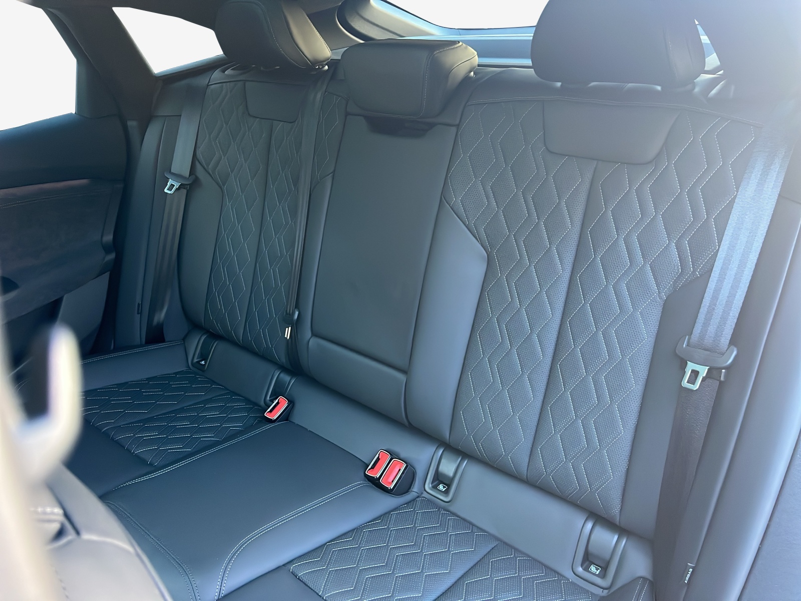 AUDI S6 Sportback e-tron quattro-image-12