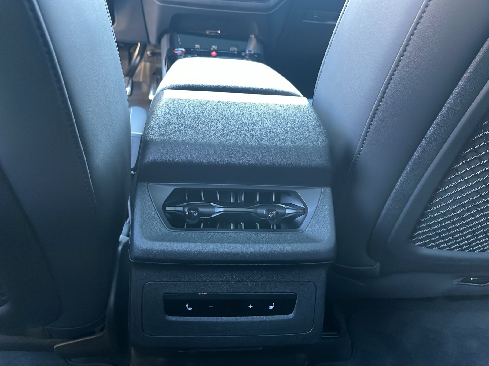 AUDI S6 Sportback e-tron quattro-image-11
