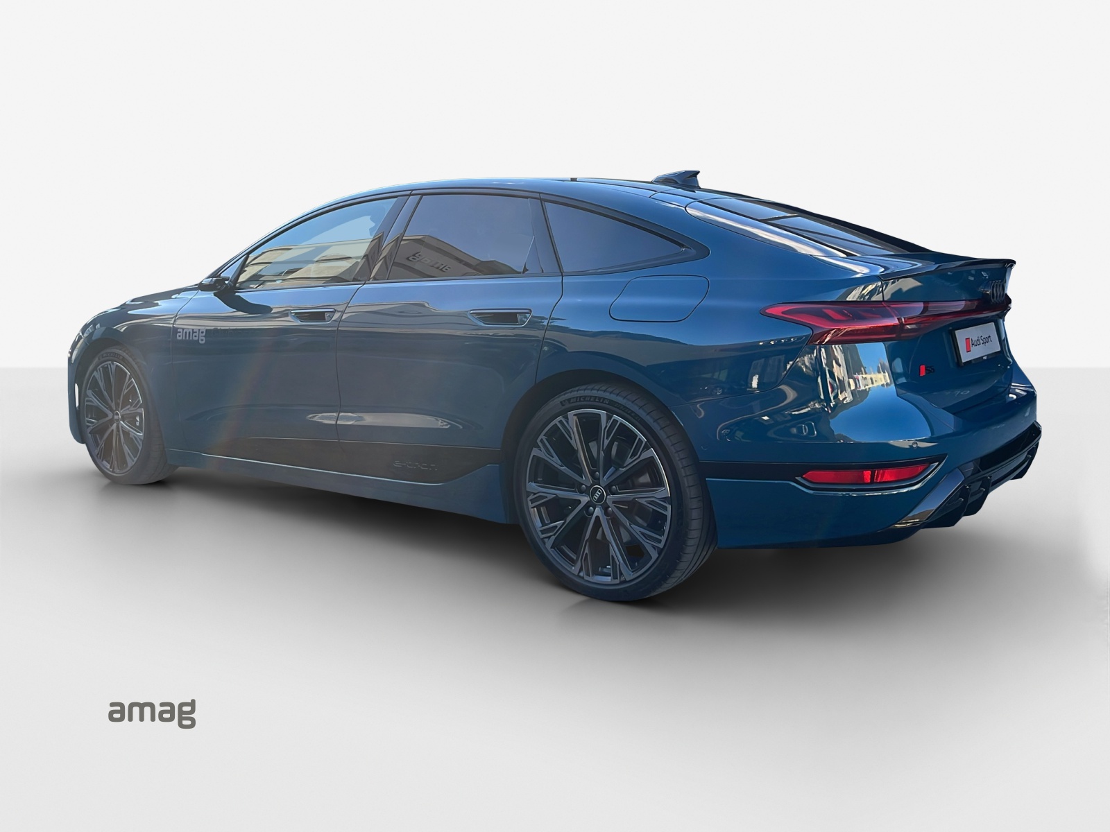 AUDI S6 Sportback e-tron quattro-image-3
