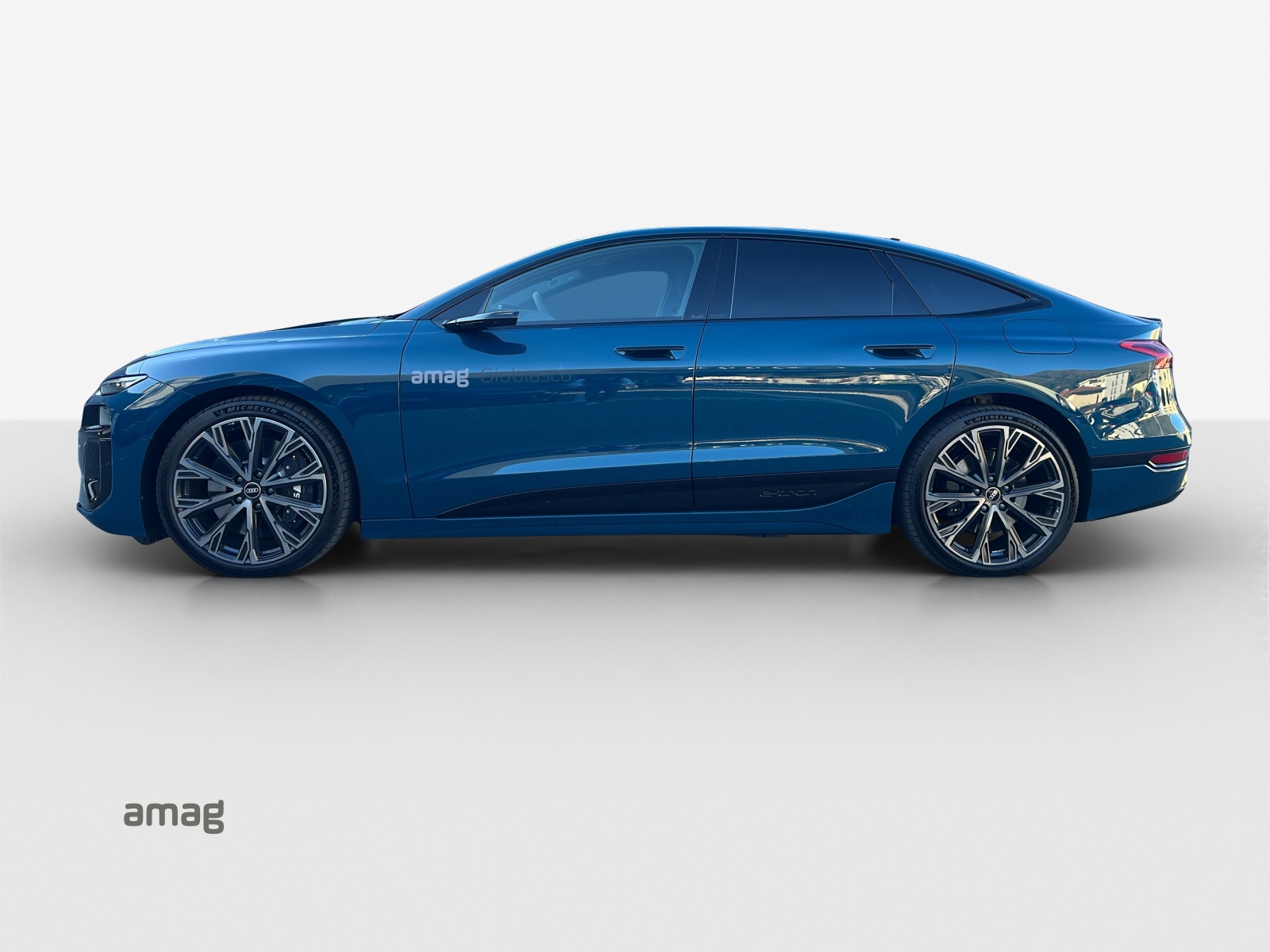 AUDI S6 Sportback e-tron quattro-image-2