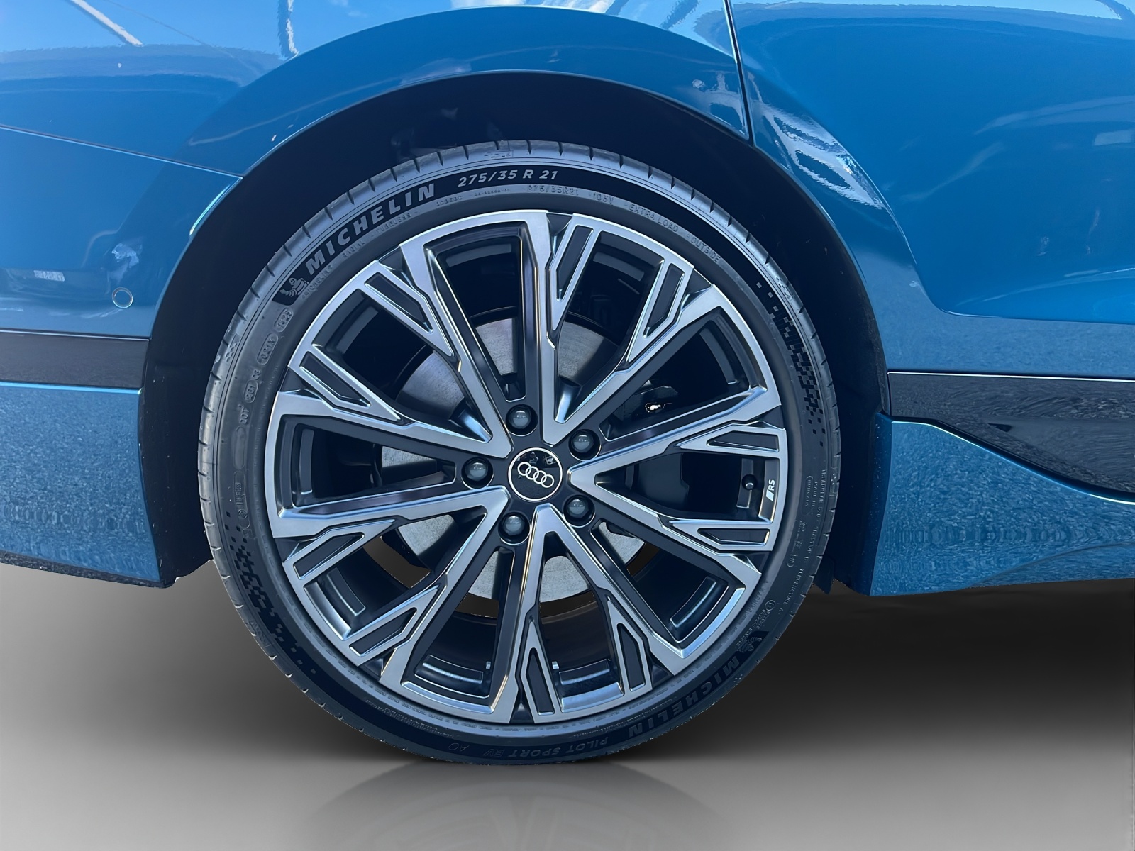 AUDI S6 Sportback e-tron quattro-image-14