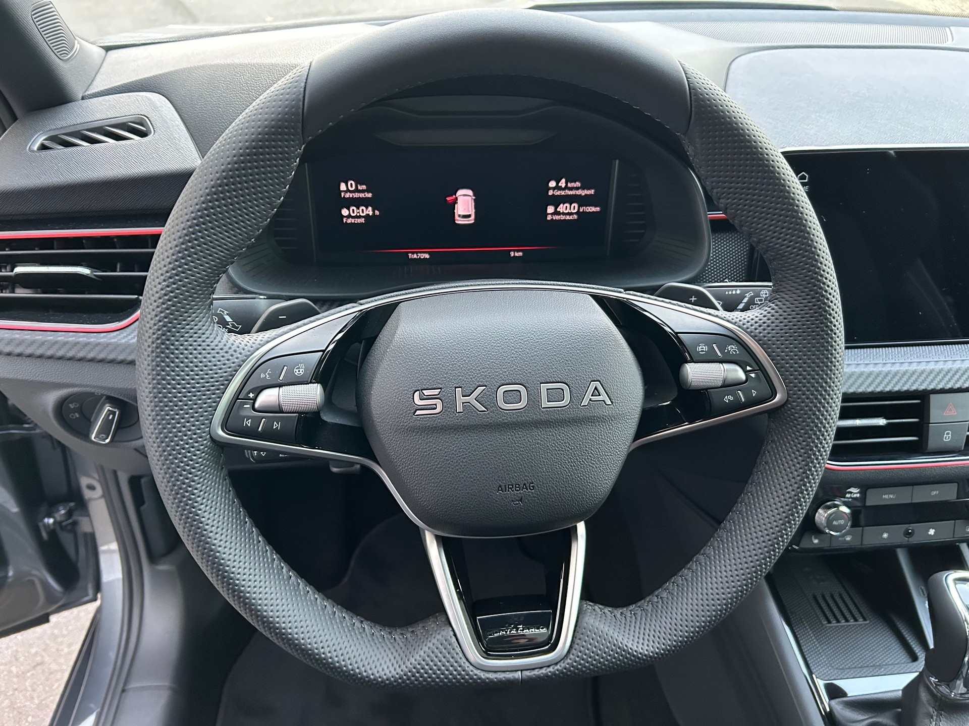 SKODA Kamiq 1.0 TSI Monte Carlo DSG-image-10