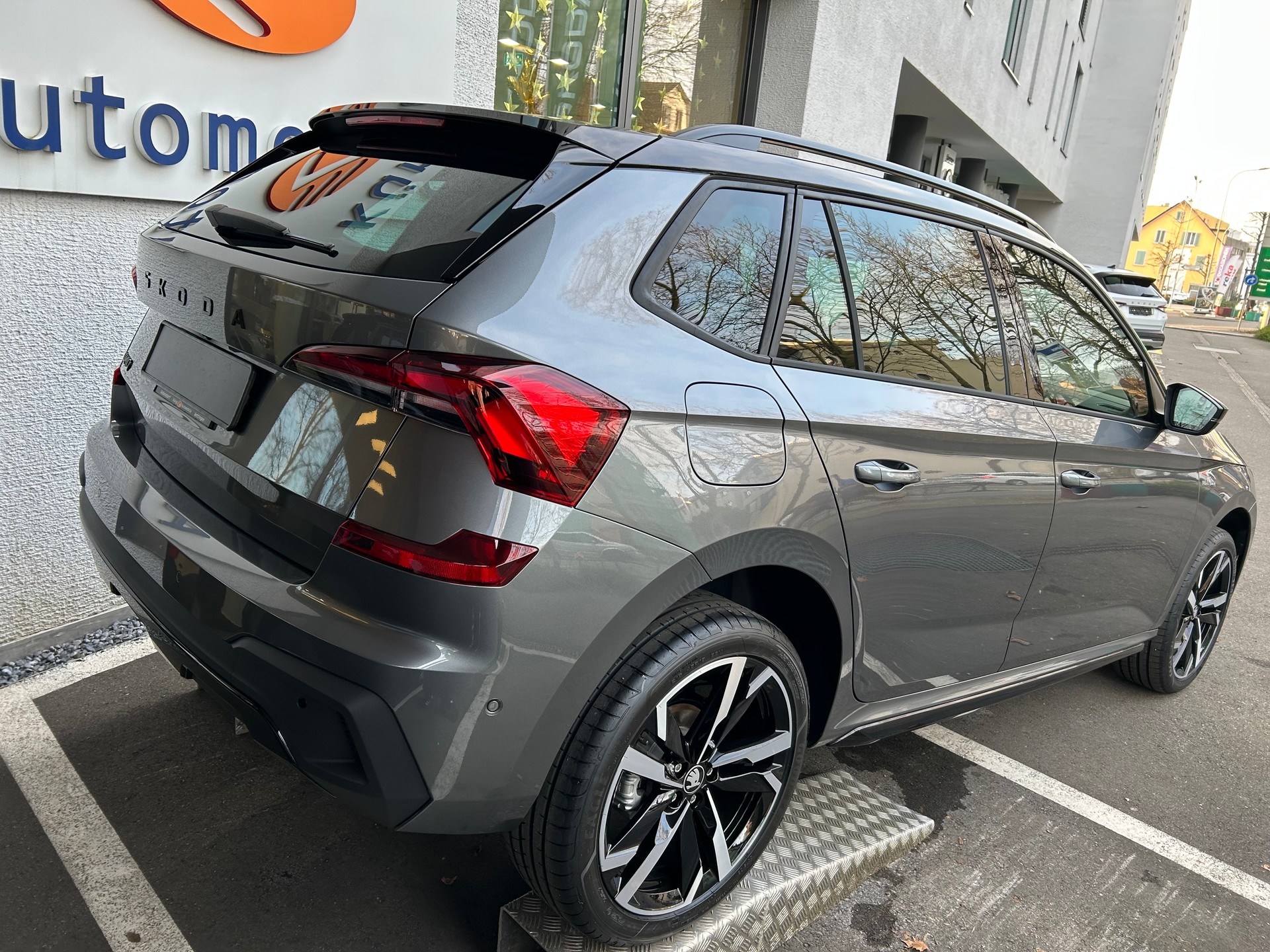 SKODA Kamiq 1.0 TSI Monte Carlo DSG-image-2