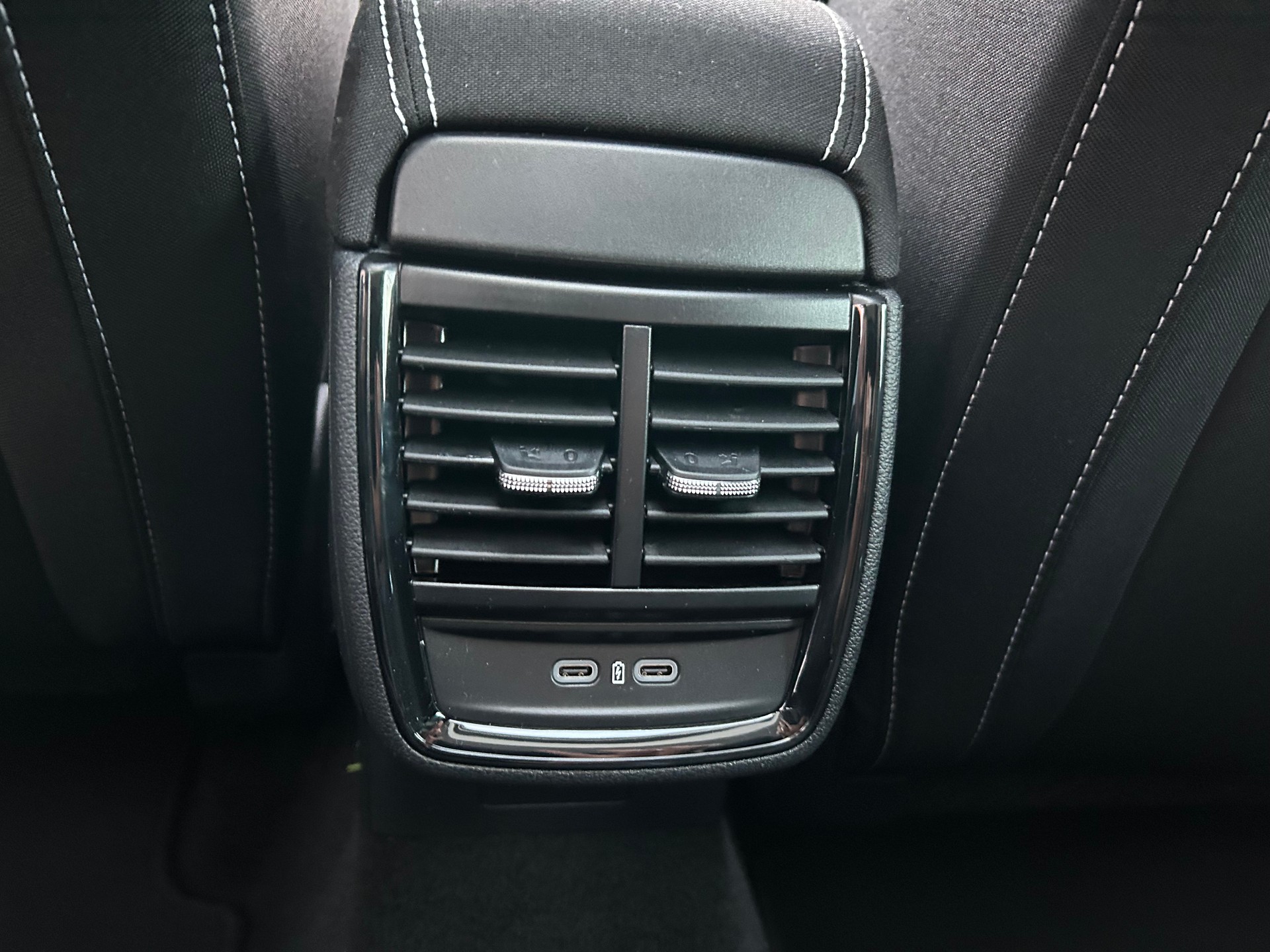 SKODA Kamiq 1.0 TSI Monte Carlo DSG-image-8