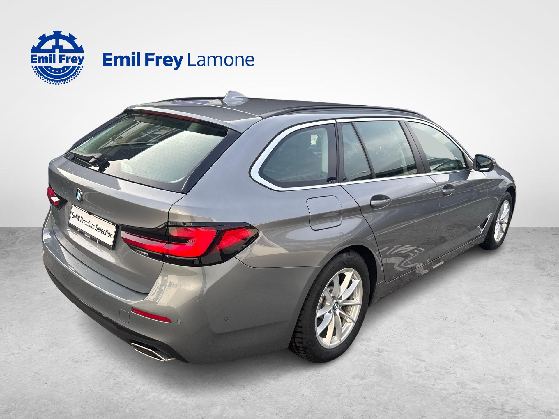 BMW 520d xDrive Touring-image-5