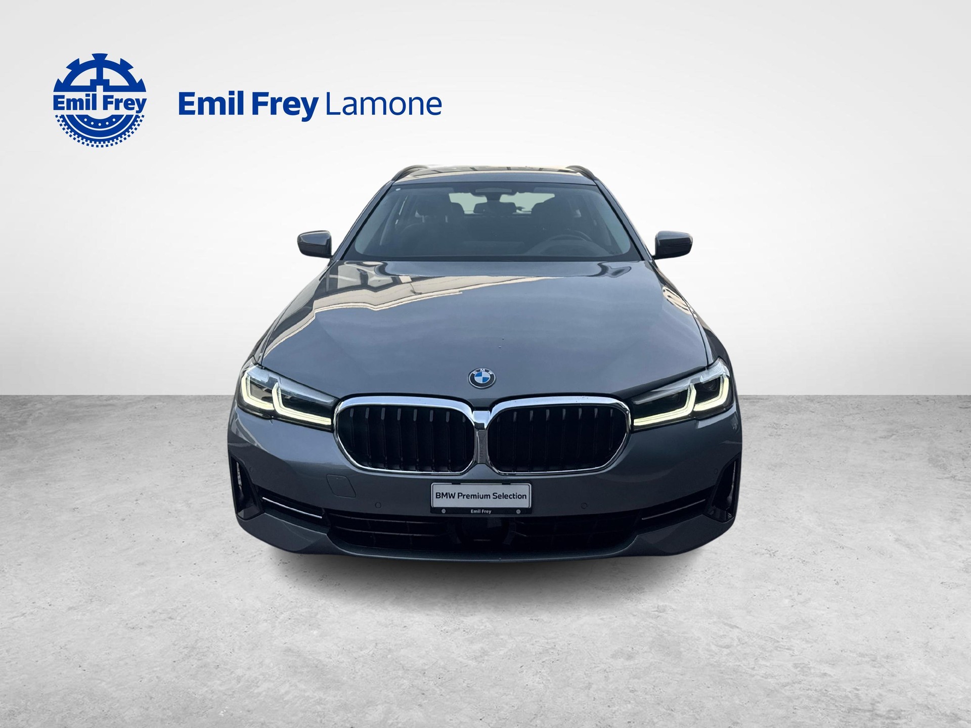 BMW 520d xDrive Touring-image-8