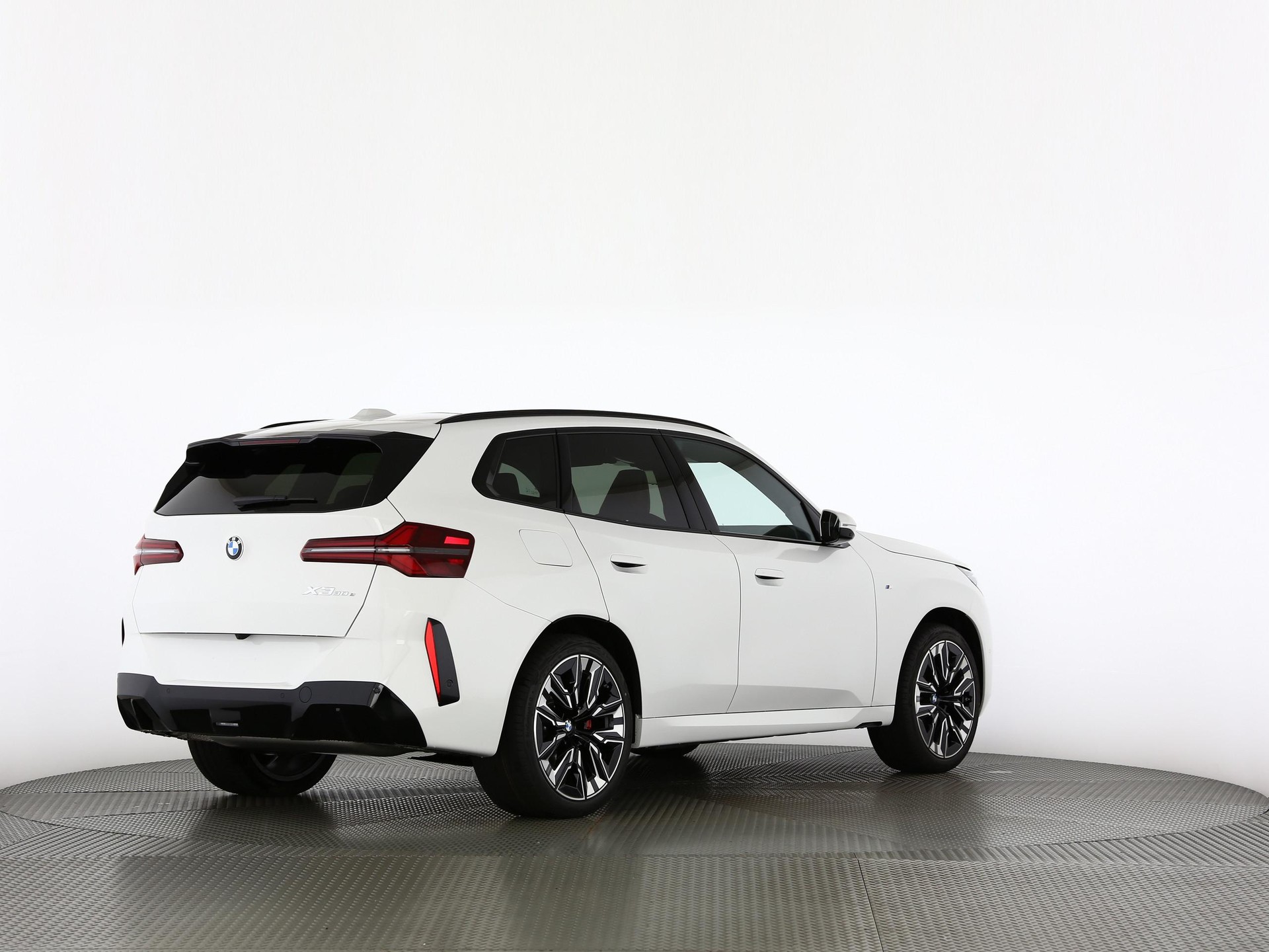 BMW X3 30e xDrive-image-19