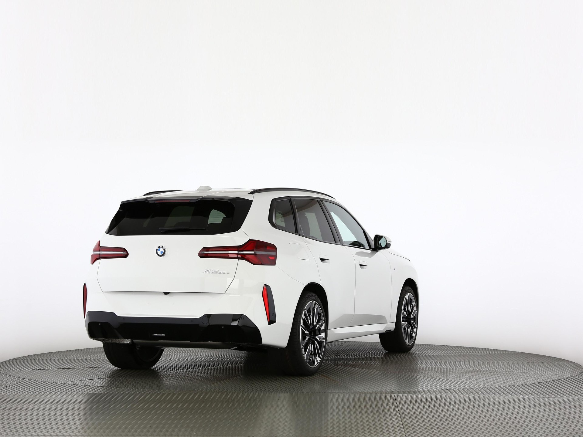 BMW X3 30e xDrive-image-18