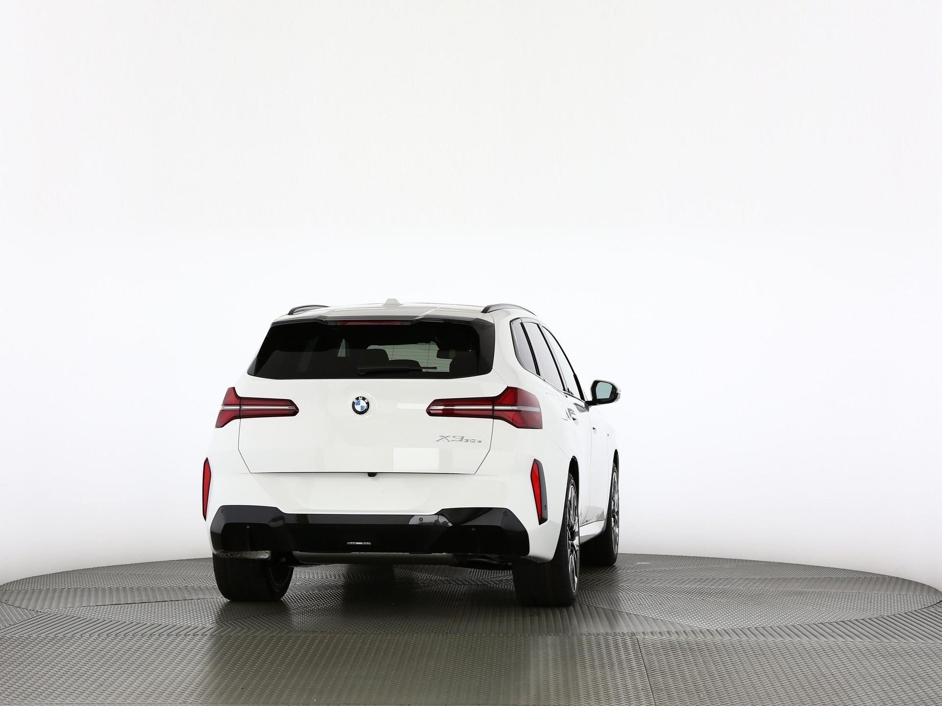 BMW X3 30e xDrive-image-17