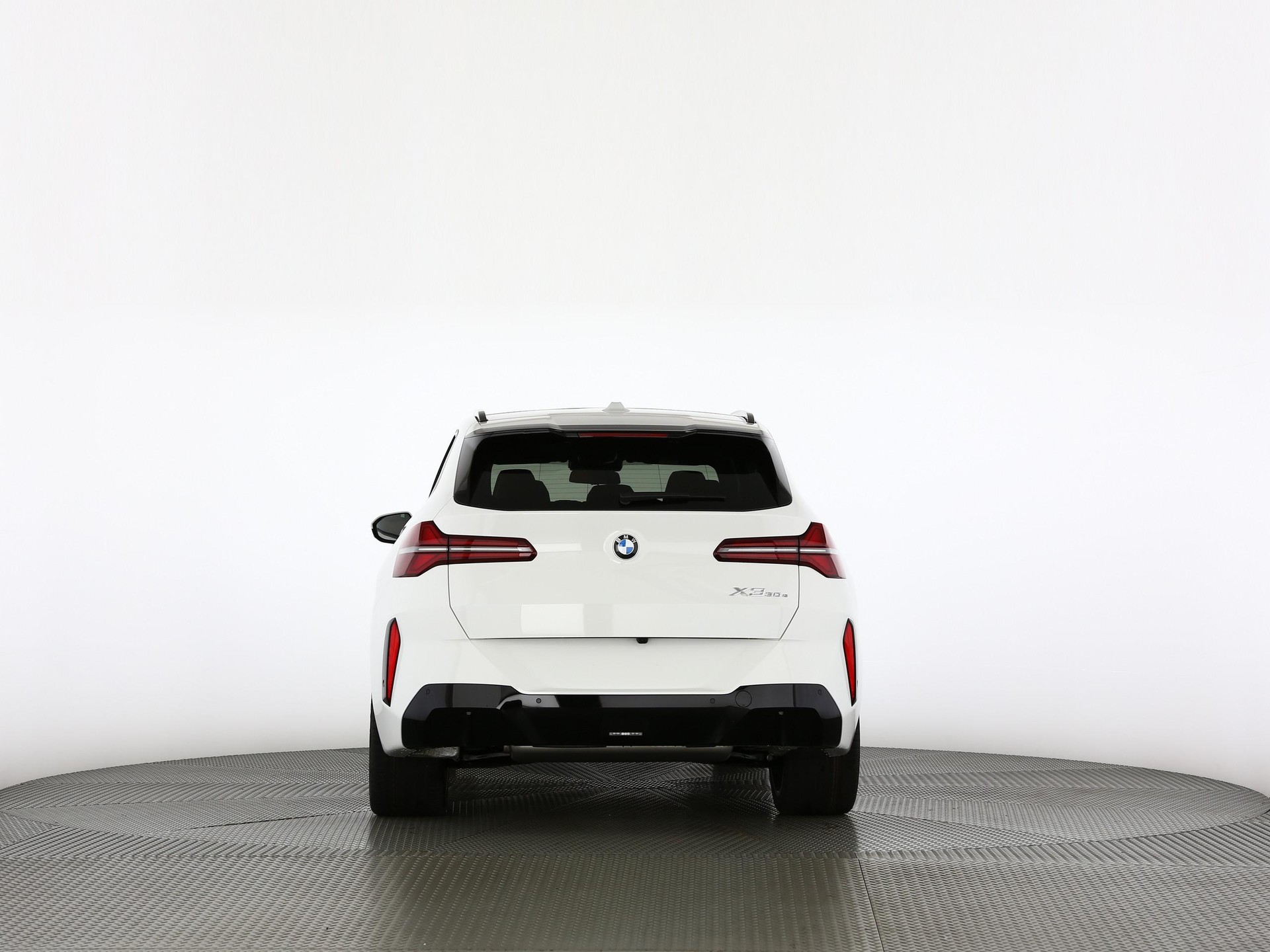 BMW X3 30e xDrive-image-16