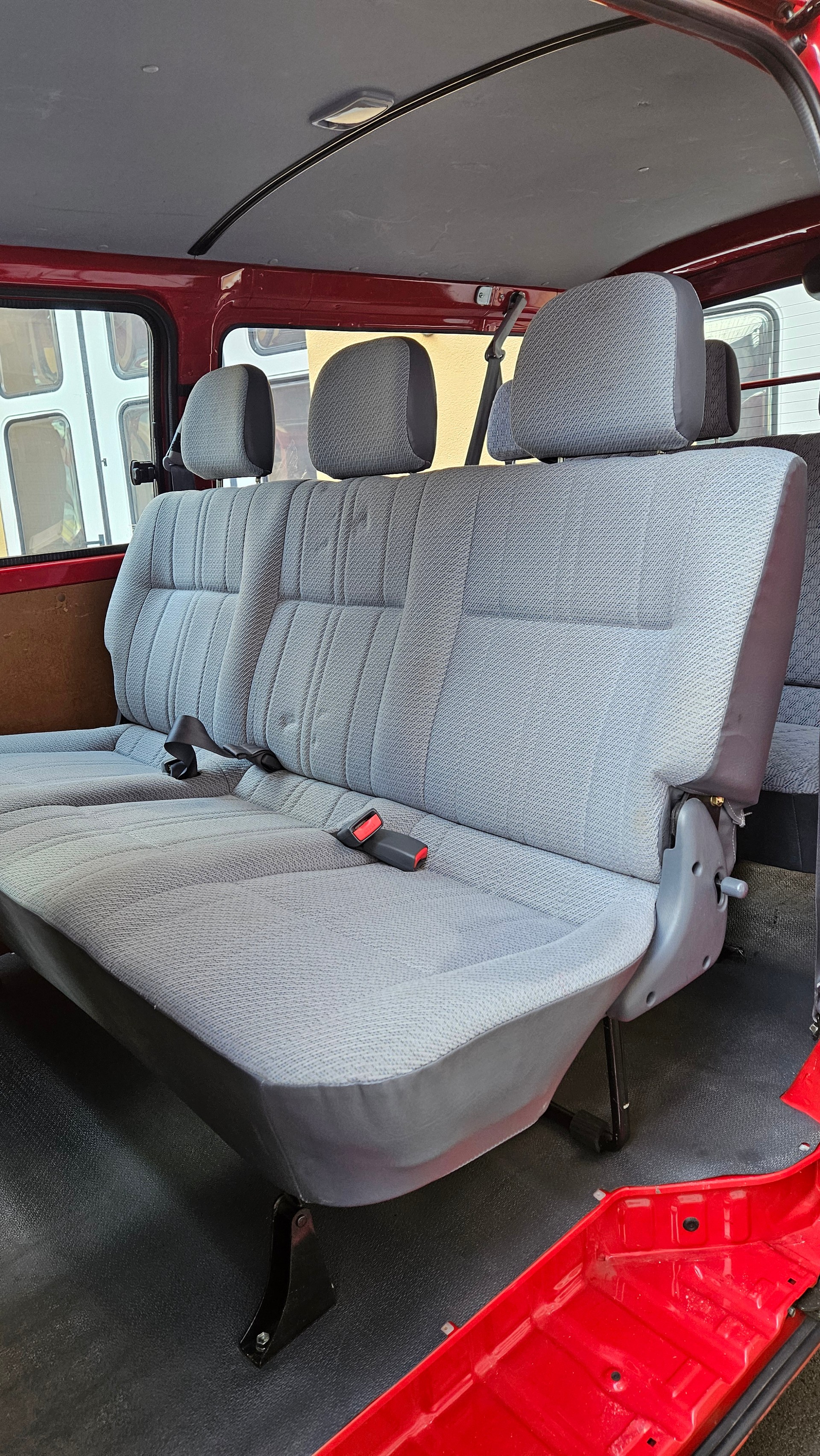 TOYOTA Hiace D-4D LWB 4WD Kombi-image-5