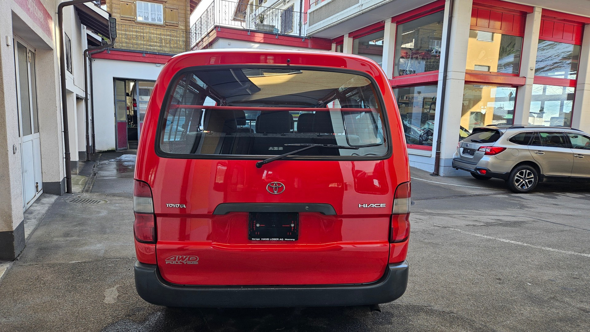 TOYOTA Hiace D-4D LWB 4WD Kombi-image-13