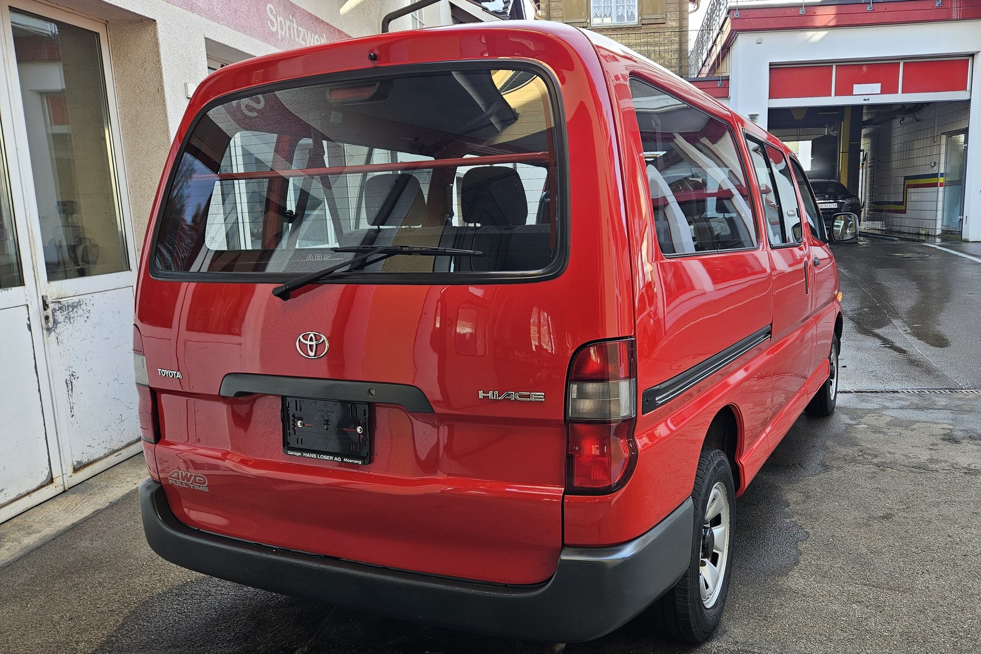 TOYOTA Hiace D-4D LWB 4WD Kombi-image-14