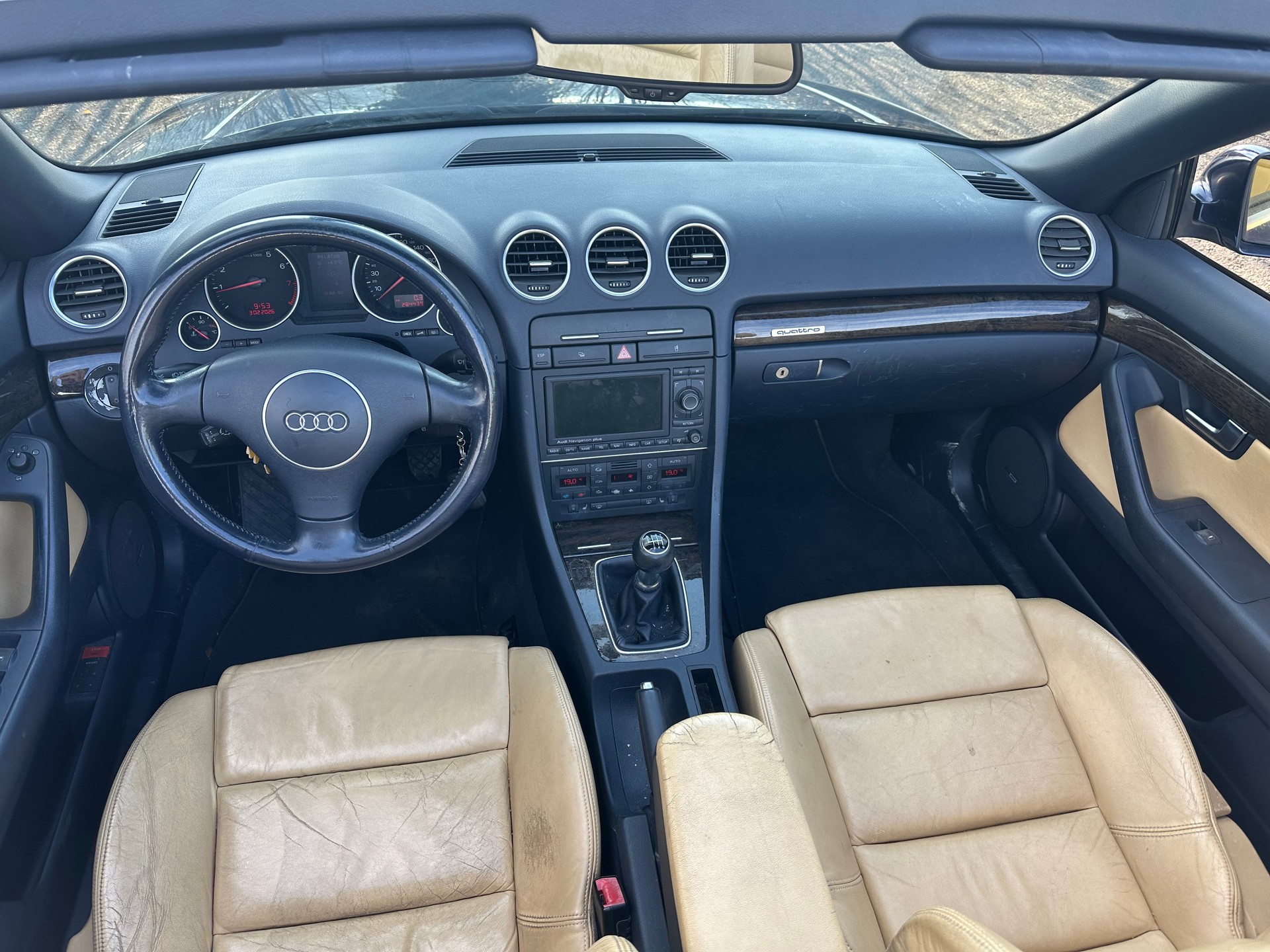 AUDI Cabrio Quattro-image-10