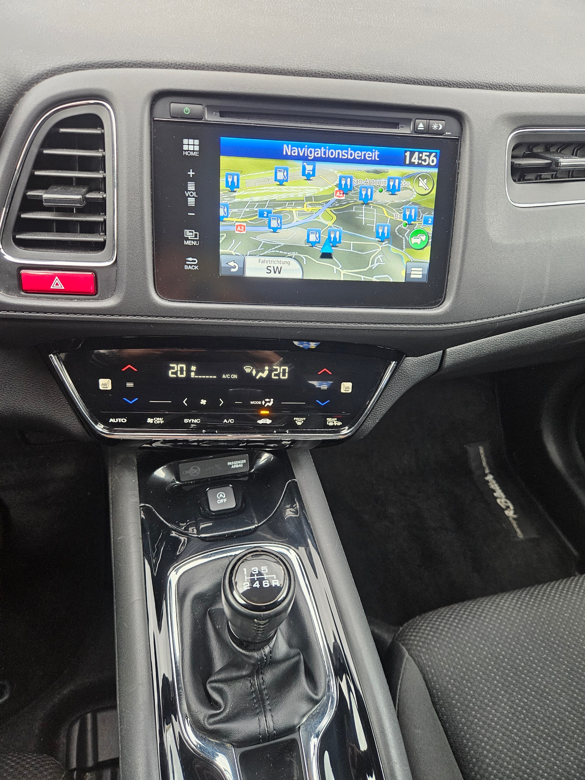 HONDA HR-V 1.5i-VTEC Elegance-image-8