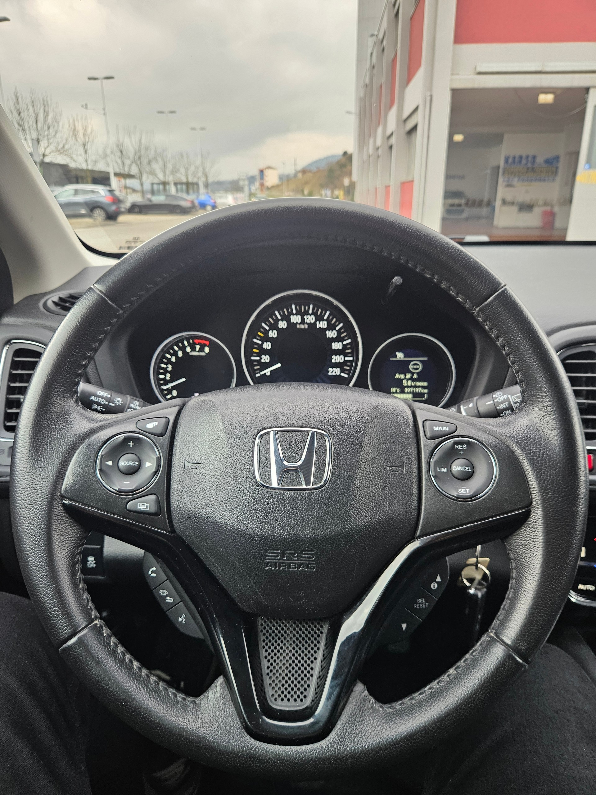 HONDA HR-V 1.5i-VTEC Elegance-image-13