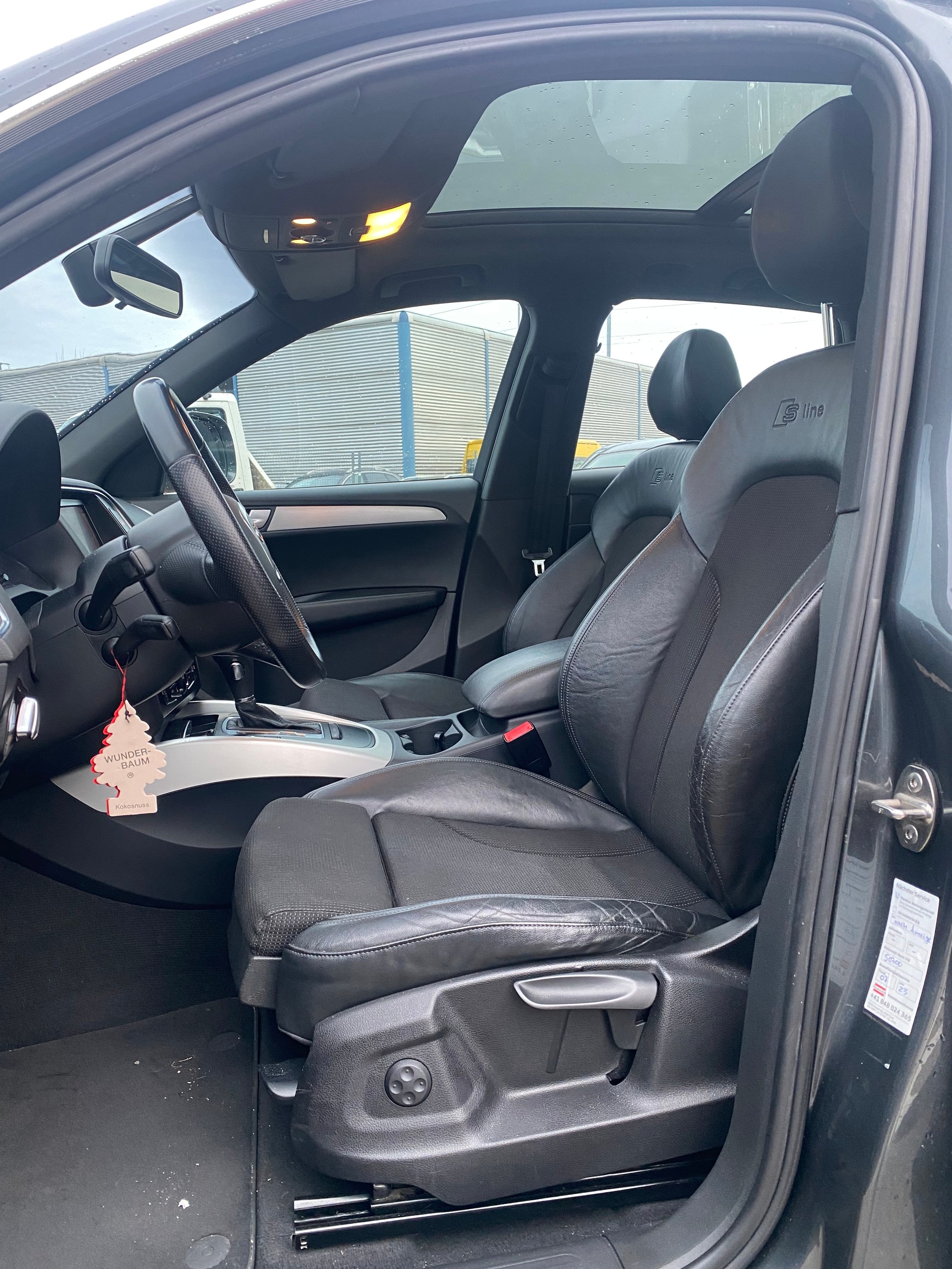 AUDI Q5 2.0 TFSI quattro S-tronic-image-9