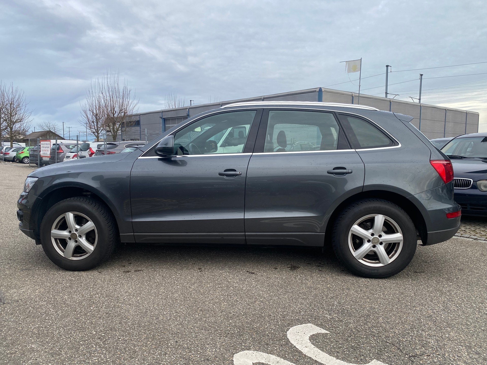 AUDI Q5 2.0 TFSI quattro S-tronic-image-6