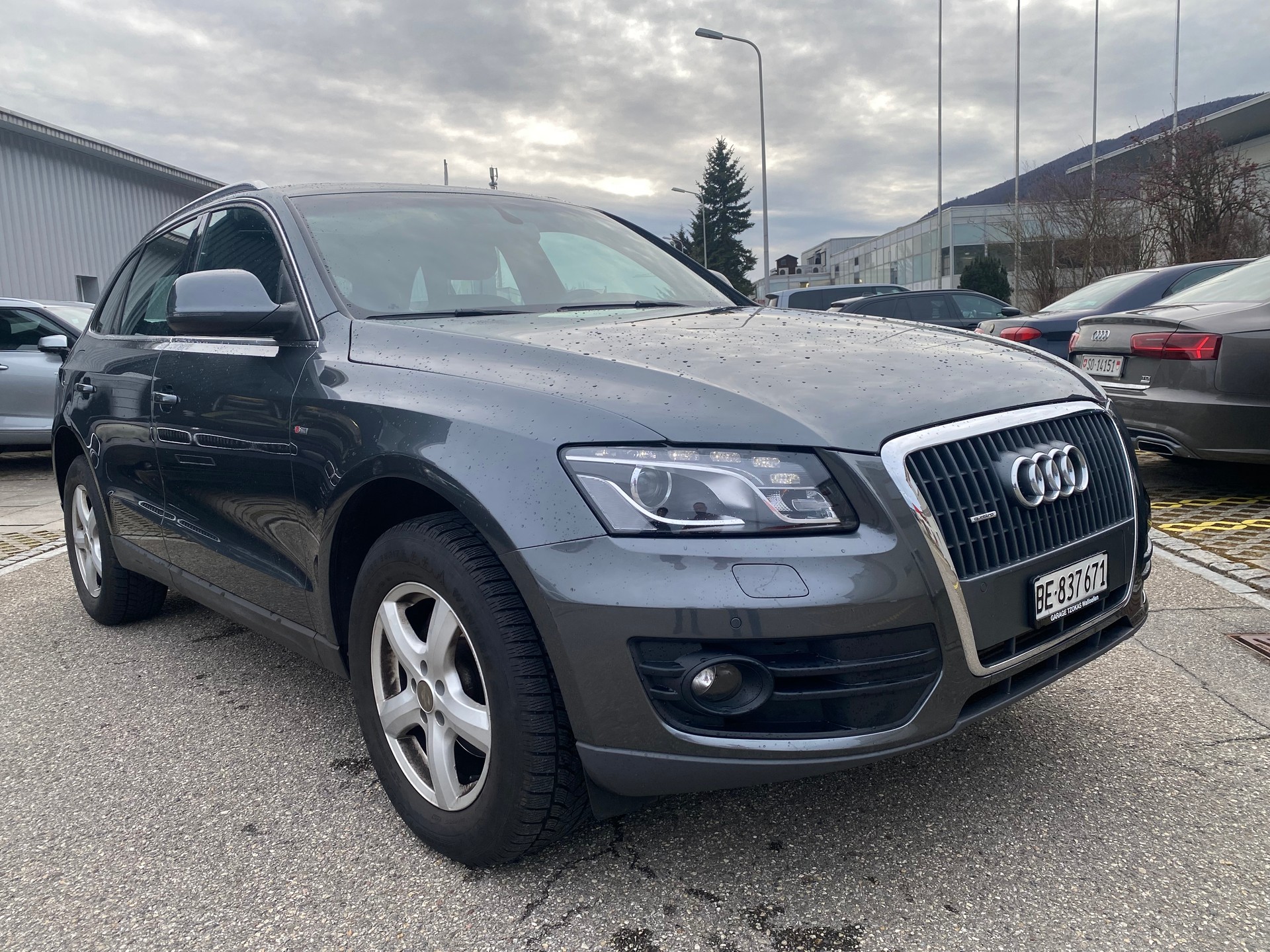 AUDI Q5 2.0 TFSI quattro S-tronic-image-2