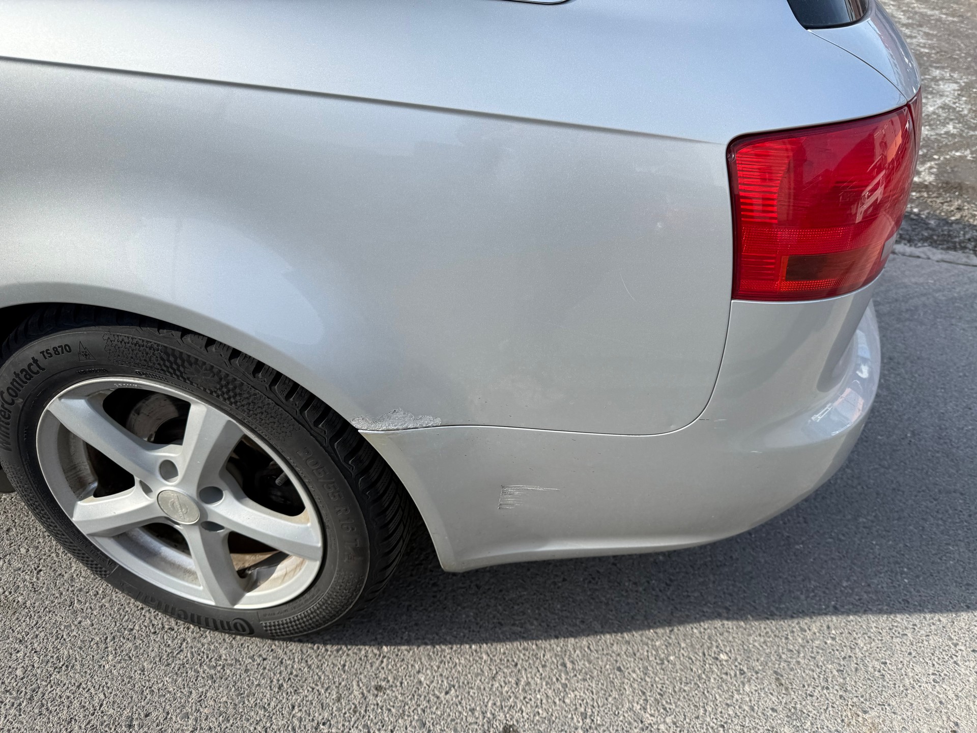 AUDI A4 Avant 2.0 Turbo FSI quattro-image-10
