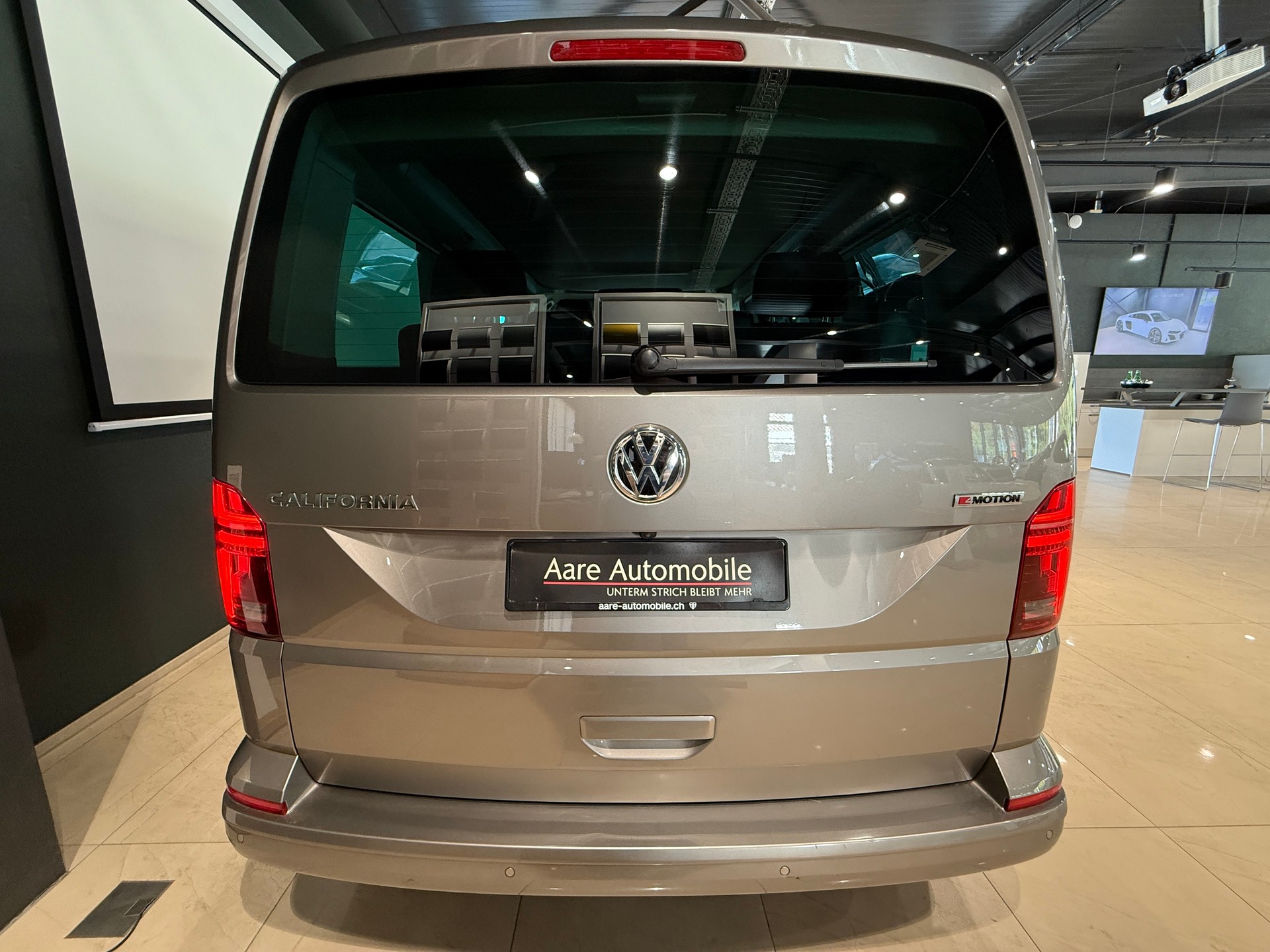 VW T6.1 Transporter T6.1 California 2.0 TDI Beach Liberty 4Motion DSG-image-5