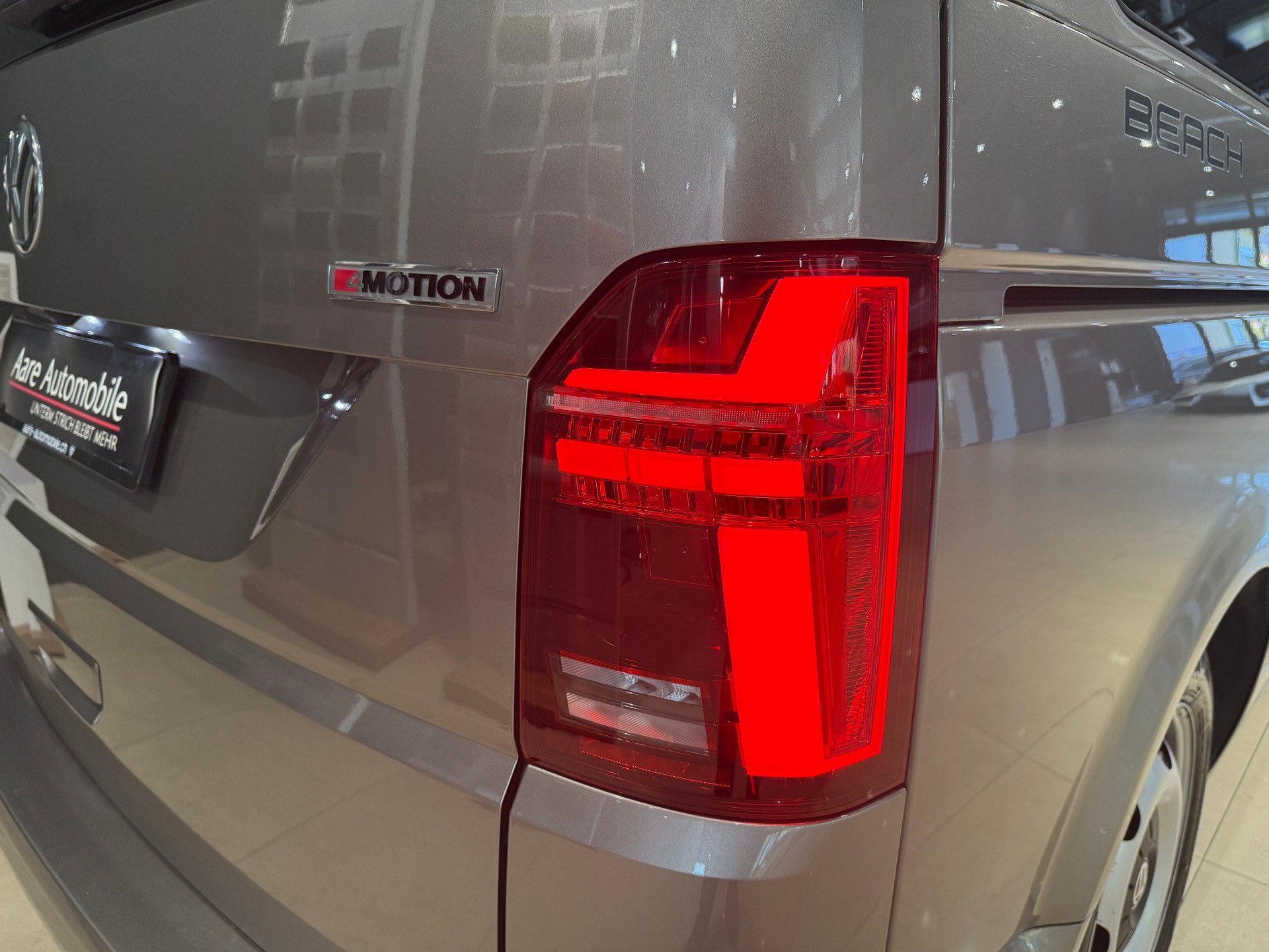 VW T6.1 Transporter T6.1 California 2.0 TDI Beach Liberty 4Motion DSG-image-6