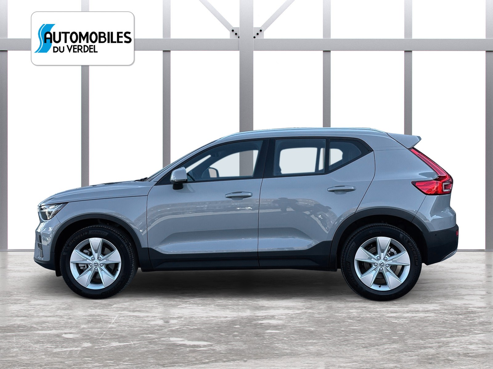 VOLVO XC40 2.0 B3 MH Core-image-1
