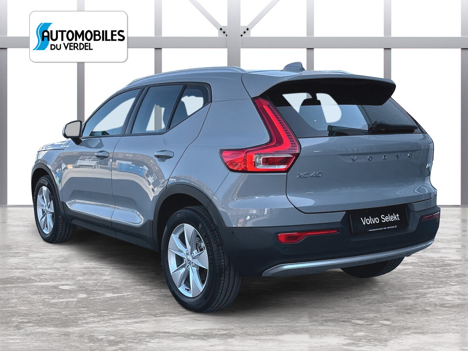 VOLVO XC40 2.0 B3 MH Core-image-2