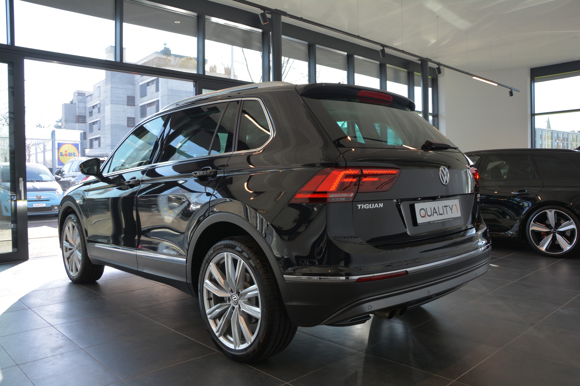 VW Tiguan 2.0TSI Highline 4Motion DSG-image-3