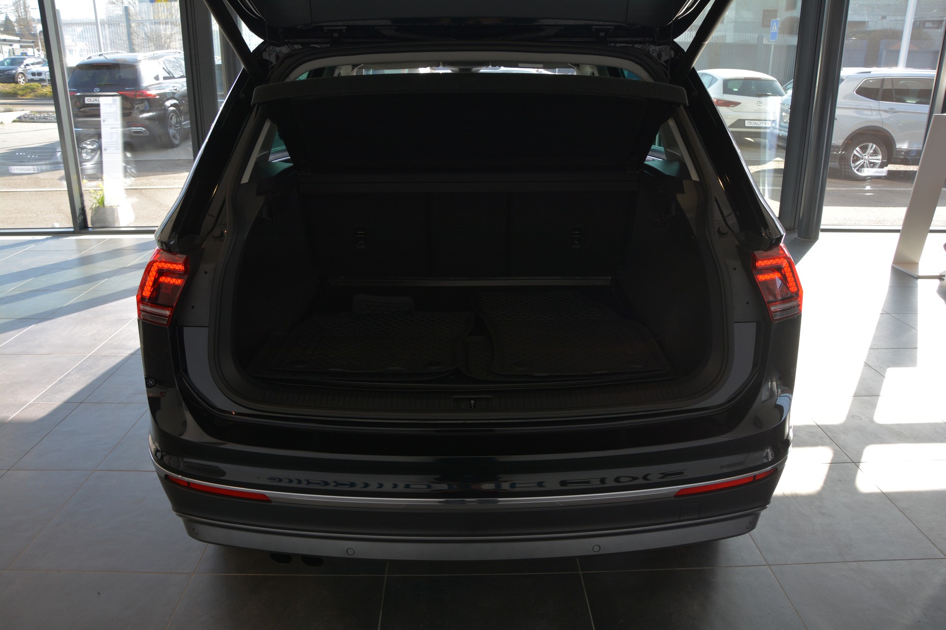 VW Tiguan 2.0TSI Highline 4Motion DSG-image-12