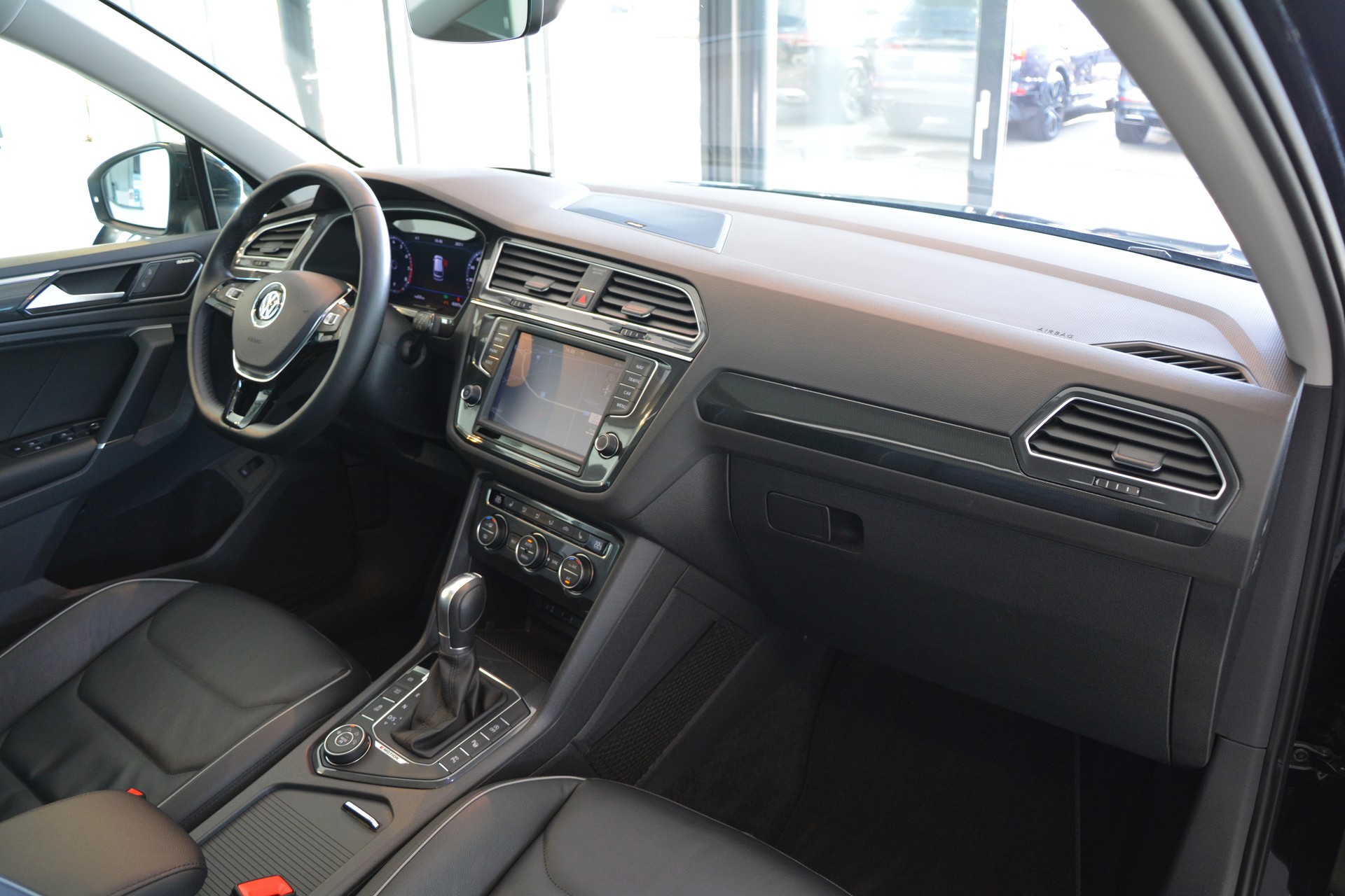 VW Tiguan 2.0TSI Highline 4Motion DSG-image-11
