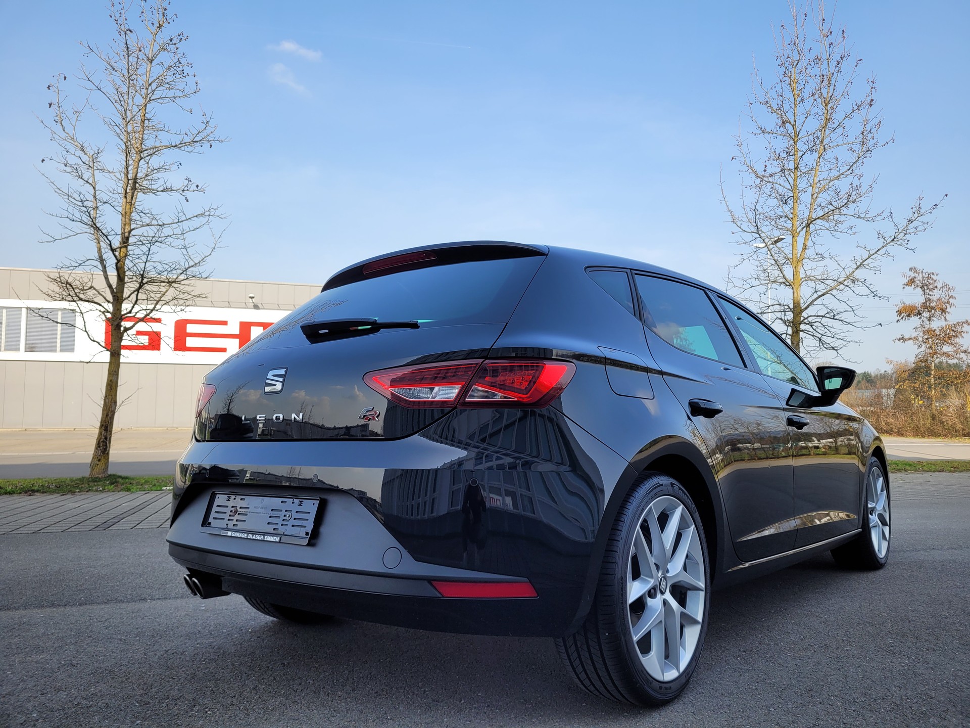 SEAT Leon 2.0 TDI FR Line-image-2