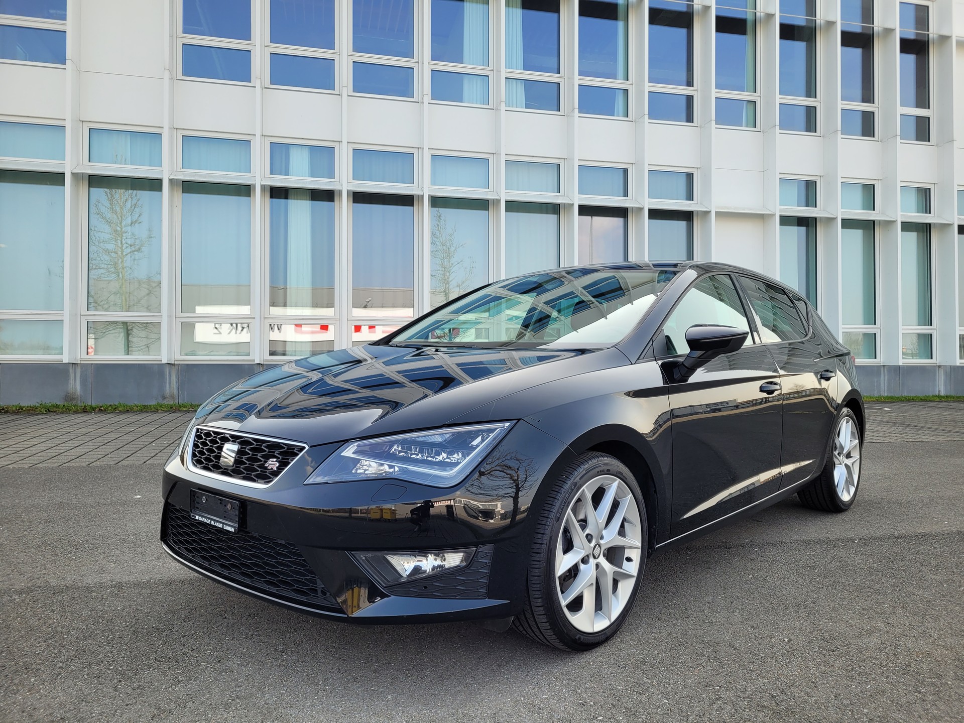 SEAT Leon 2.0 TDI FR Line-image-0
