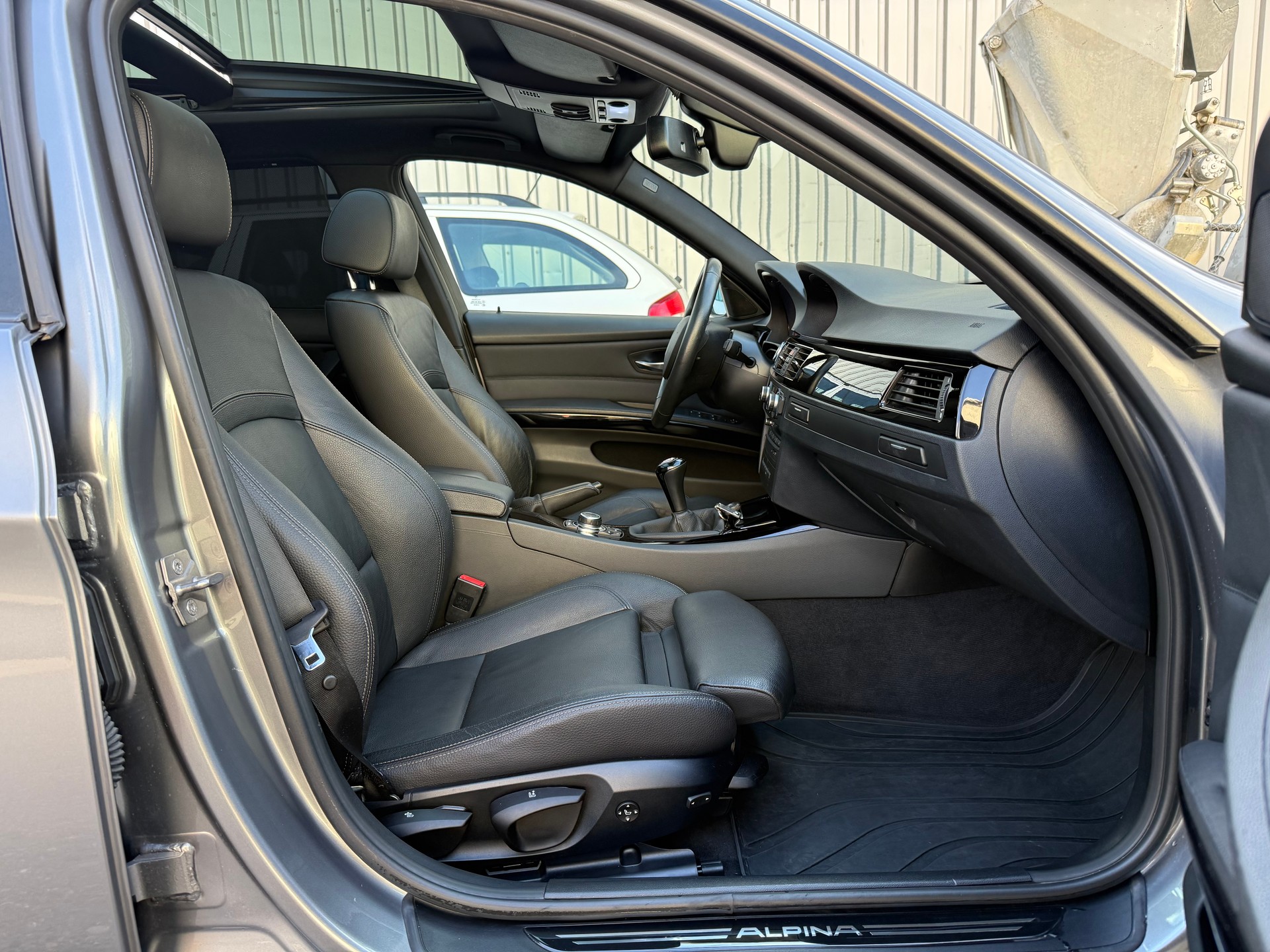 BMW-ALPINA D3 BiTurbo Touring 2.0d Facelift Panorama Dach NR.358-image-14
