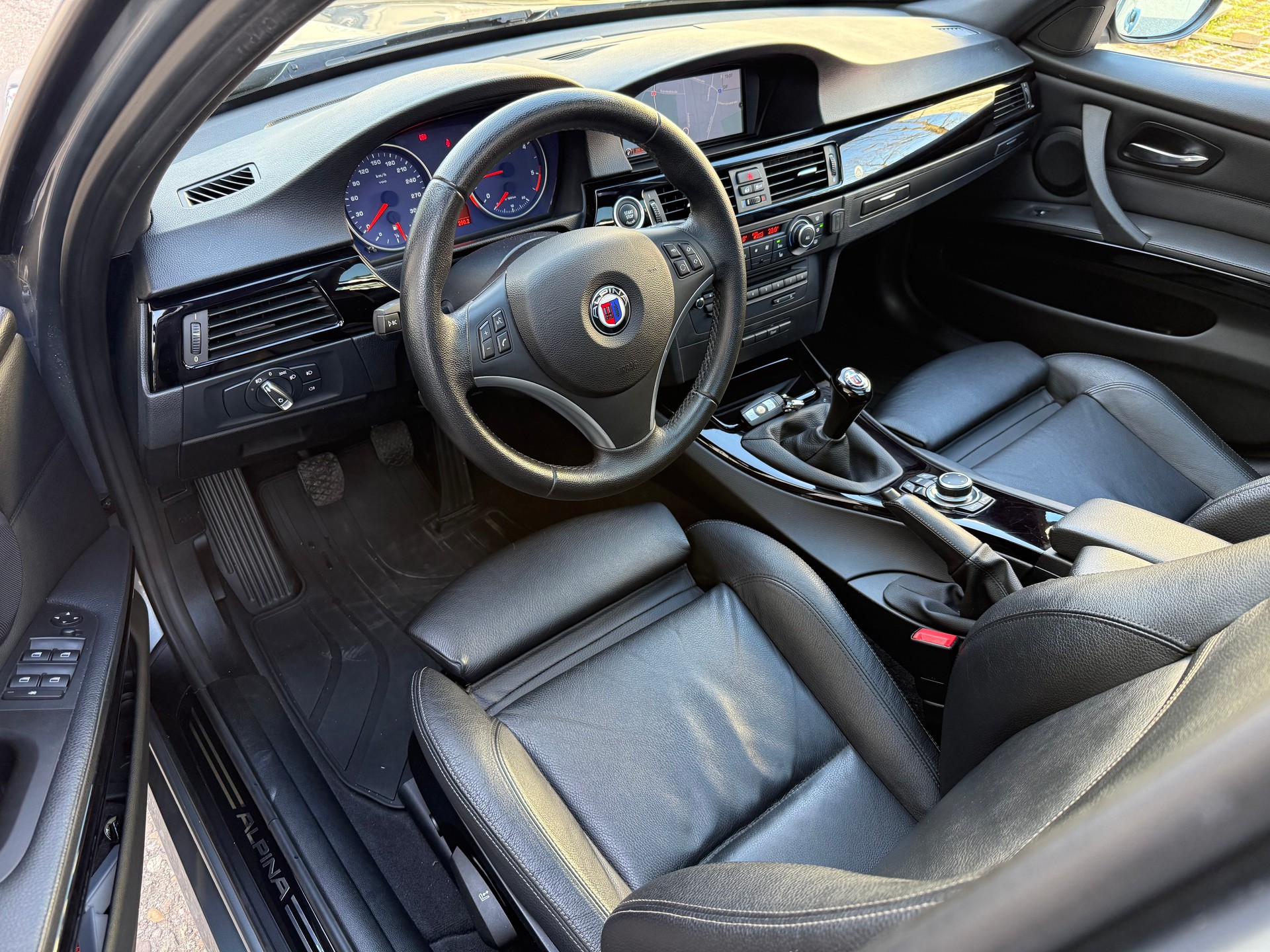 BMW-ALPINA D3 BiTurbo Touring 2.0d Facelift Panorama Dach NR.358-image-10