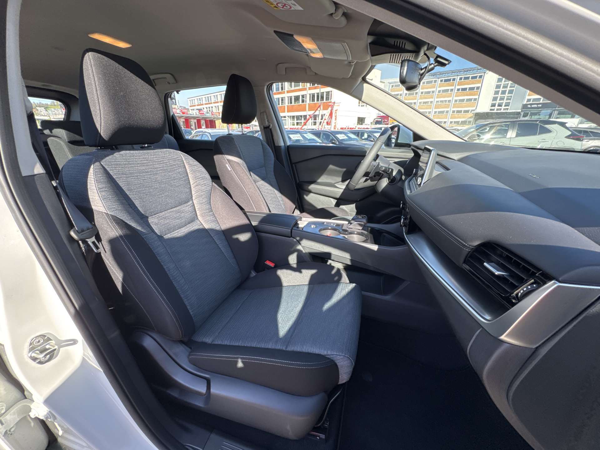 NISSAN X-Trail 1.5 VC-T MHEV Acenta 7-Plätzer Automat-image-11