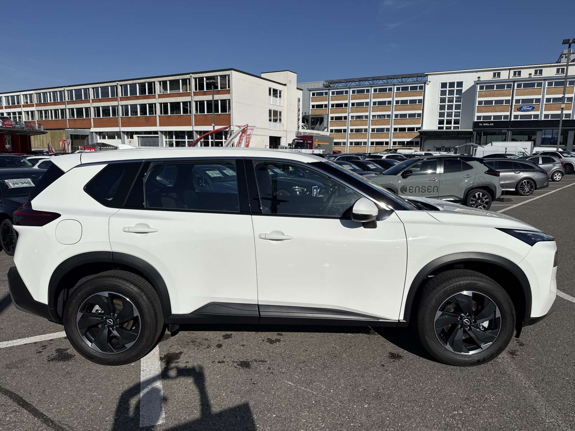 NISSAN X-Trail 1.5 VC-T MHEV Acenta 7-Plätzer Automat-image-9