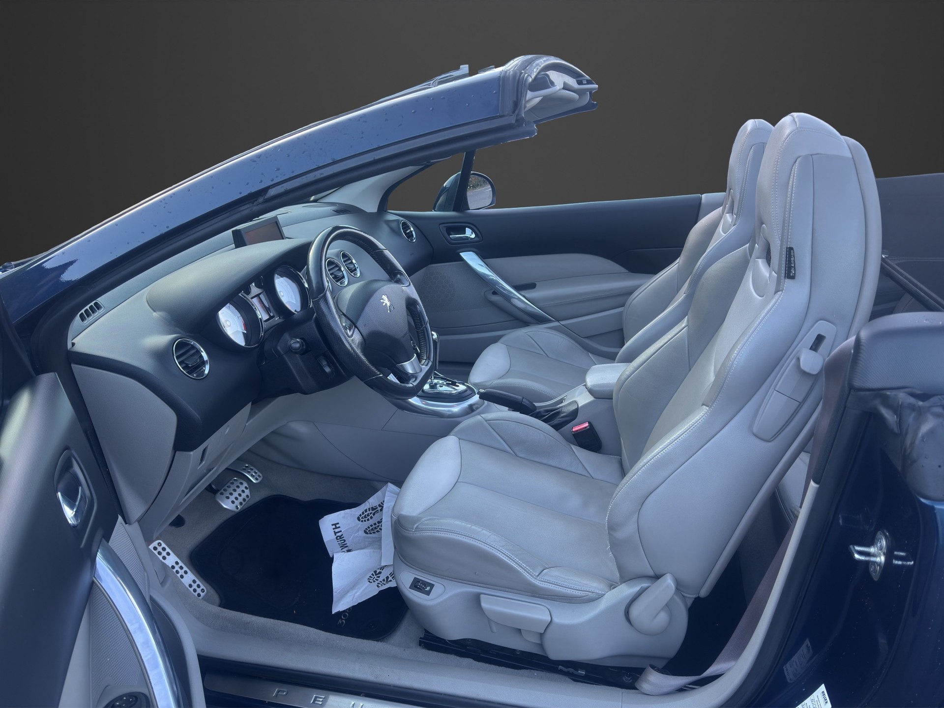 PEUGEOT 308 CC 1.6 16V Turbo Platinum Automatic-image-9