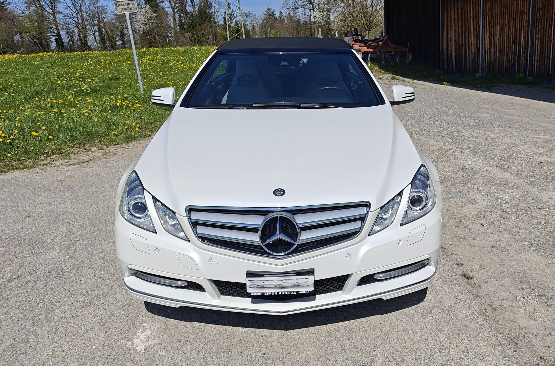 MERCEDES-BENZ E 200 CGI BlueEfficiency Automatic-image-4