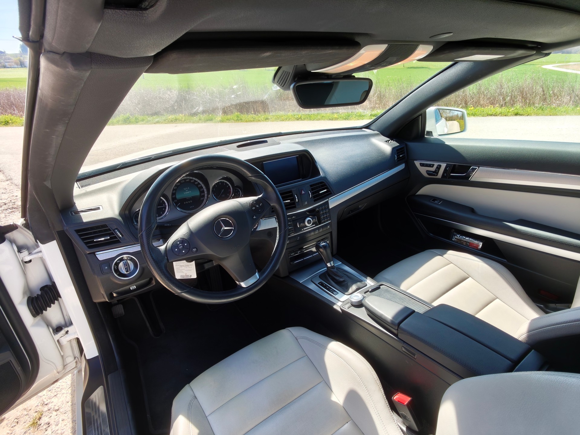 MERCEDES-BENZ E 200 CGI BlueEfficiency Automatic-image-8