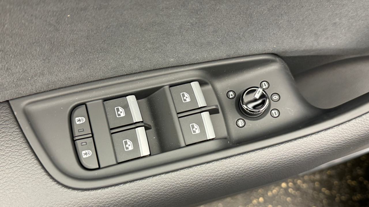 AUDI Q8 SUV TDI quattro 210 kW S line-image-8