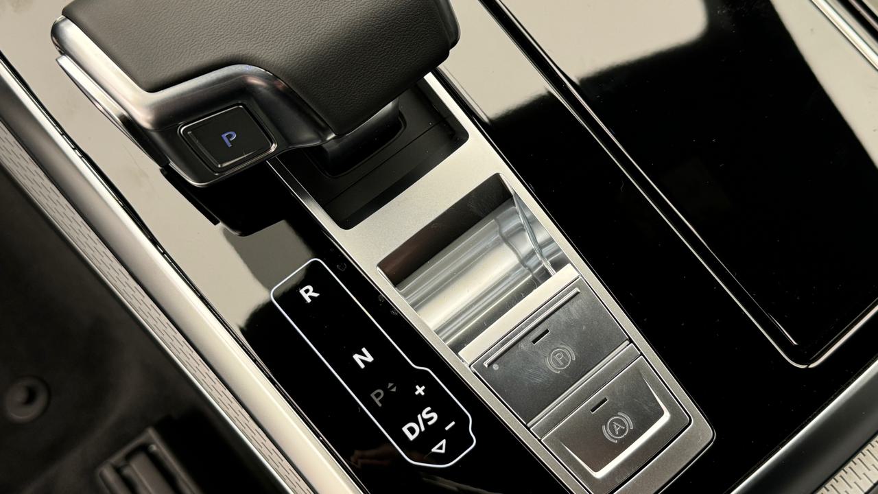 AUDI Q8 SUV TDI quattro 210 kW S line-image-10