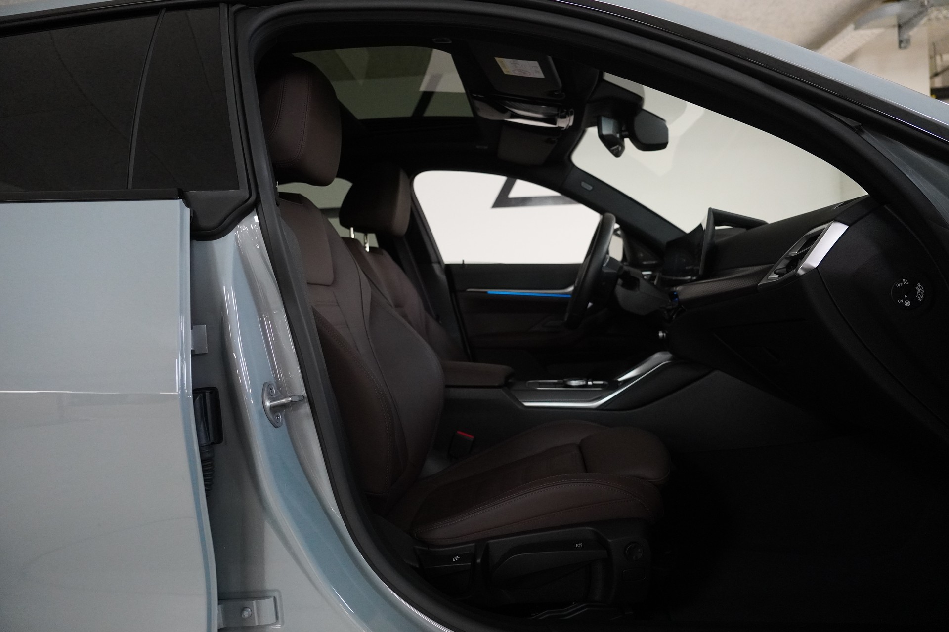 BMW i4 xDrive 40 M Sport Pro-image-14