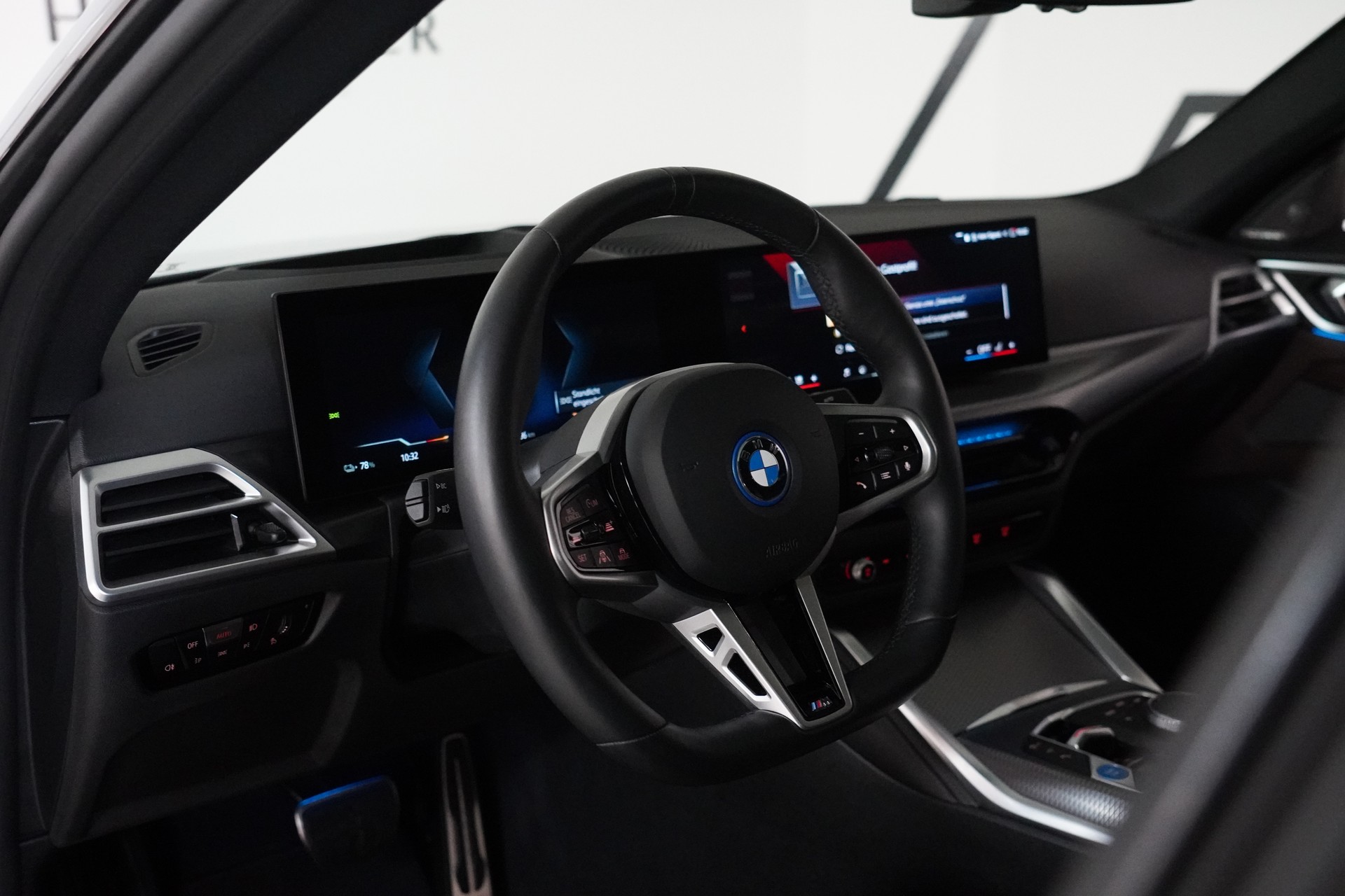 BMW i4 xDrive 40 M Sport Pro-image-25